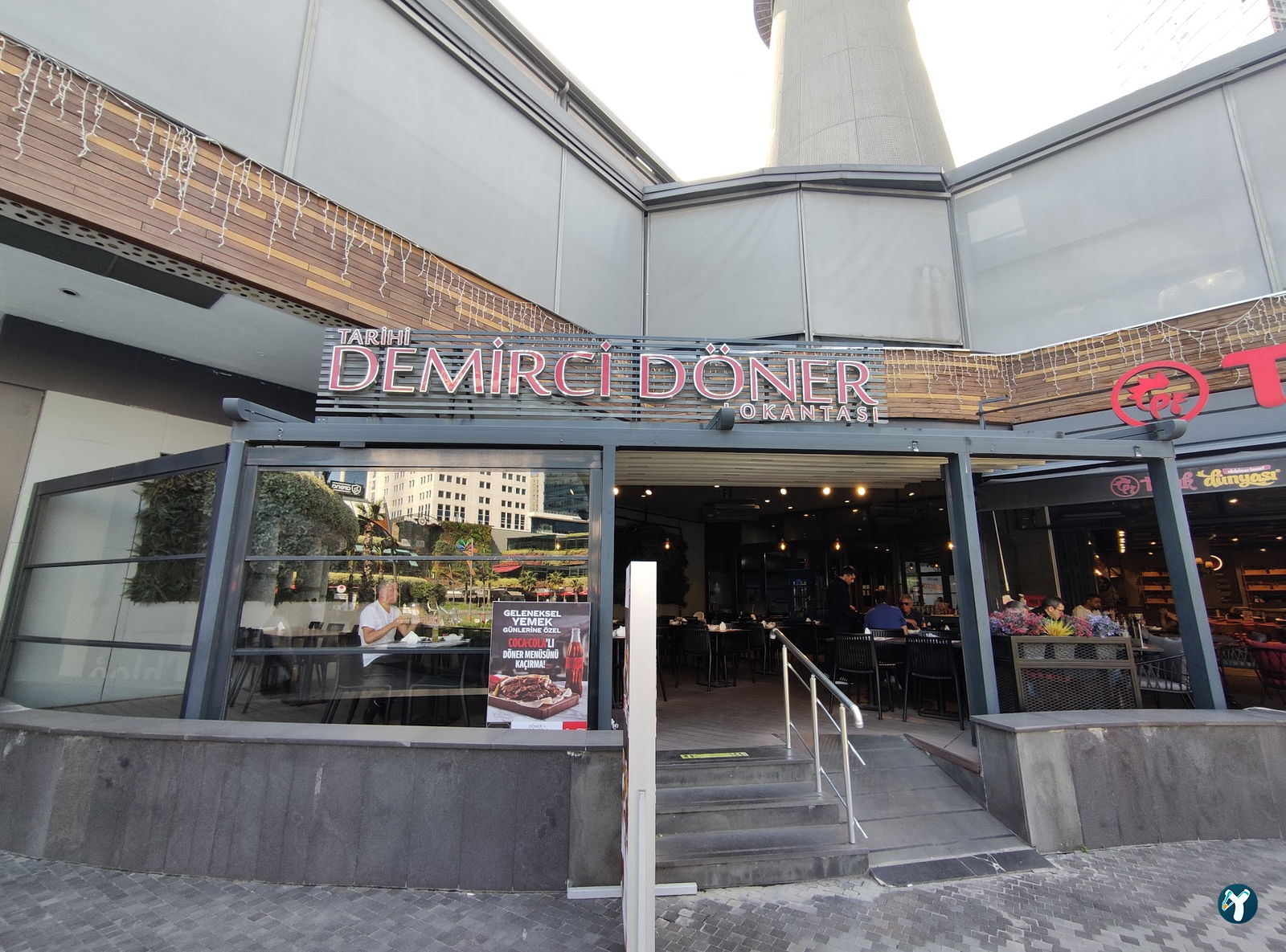 Tarihi Demirci Döner Lokantası Ataşehir Watergarden