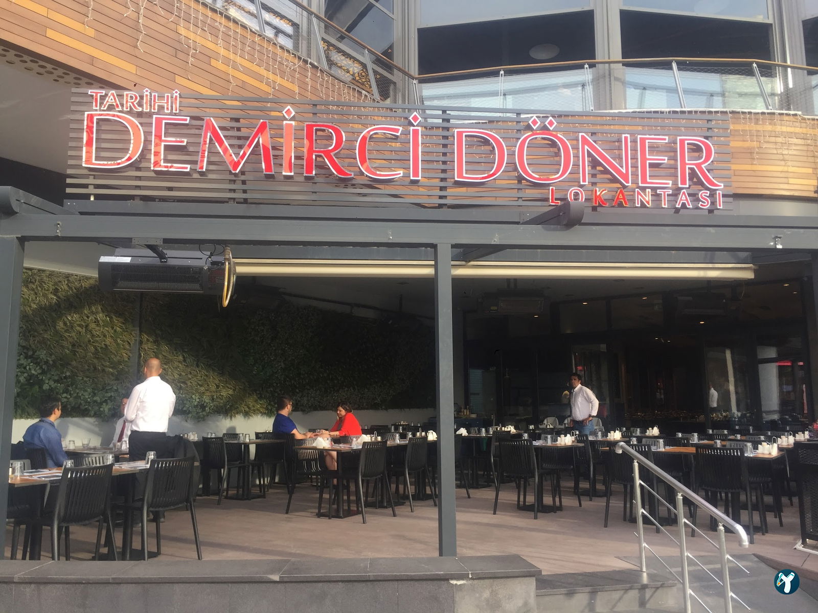 Tarihi Demirci Döner Lokantası Ataşehir Watergarden
