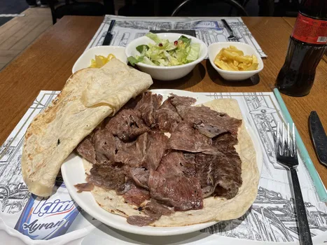 Tarihi Demirci Döner Lokantası Ataşehir Watergarden resimleri Tarihi Demirci Döner Lokantası Ataşehir Watergarden resimleri