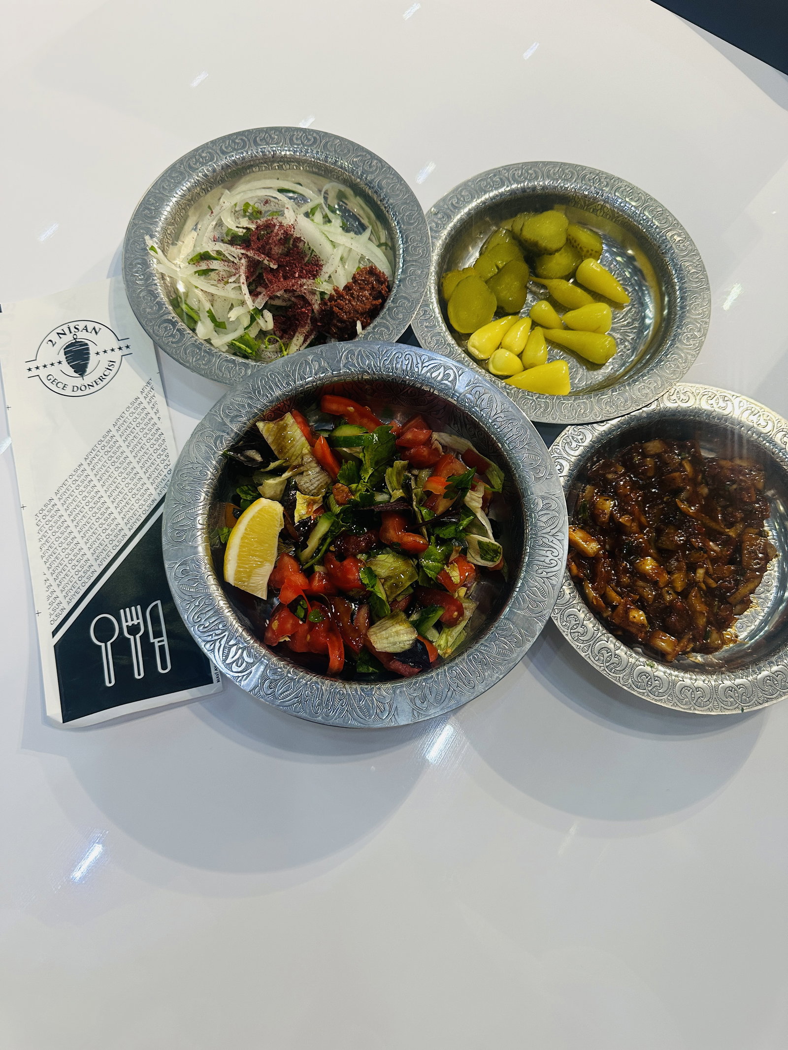 2 Ni̇San Gece Dönerci̇Si̇