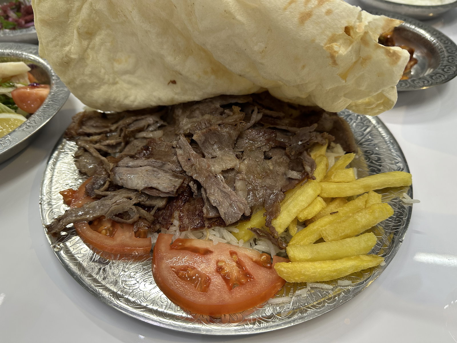 2 Ni̇San Gece Dönerci̇Si̇