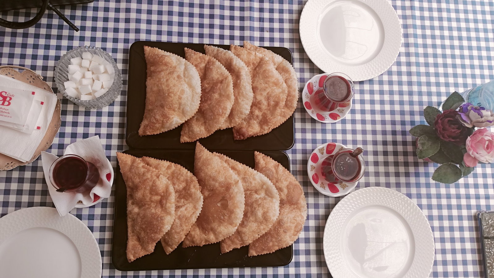 Saklı Bahçe Kırım Çibörek