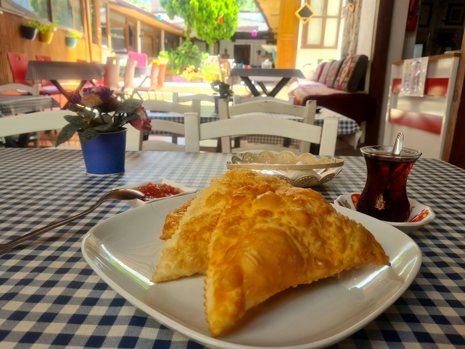 Saklı Bahçe Kırım Çibörek