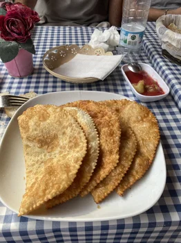 Saklı Bahçe Kırım Çibörek resimleri