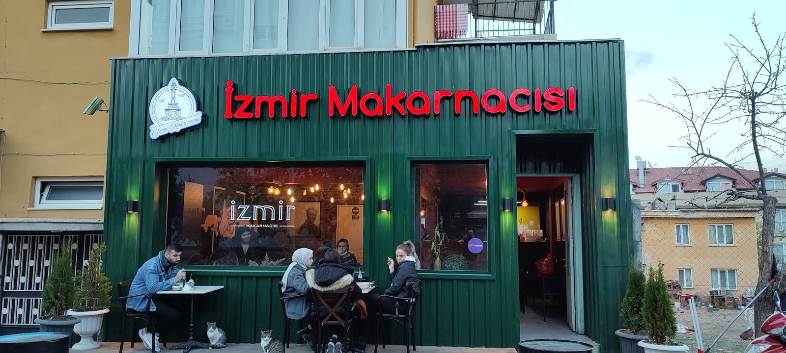 İzmir Makarnacısı