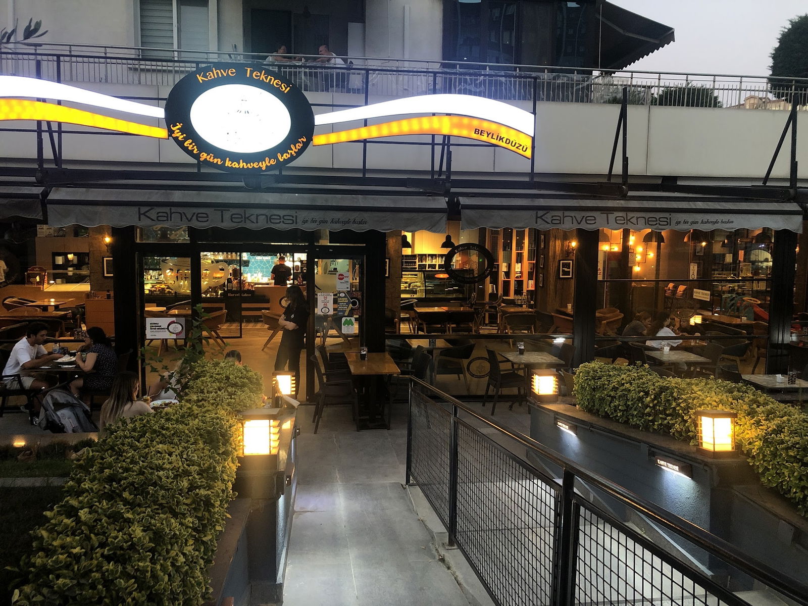 Kahve Teknesi Cafe Restaurant Beylikdüzü