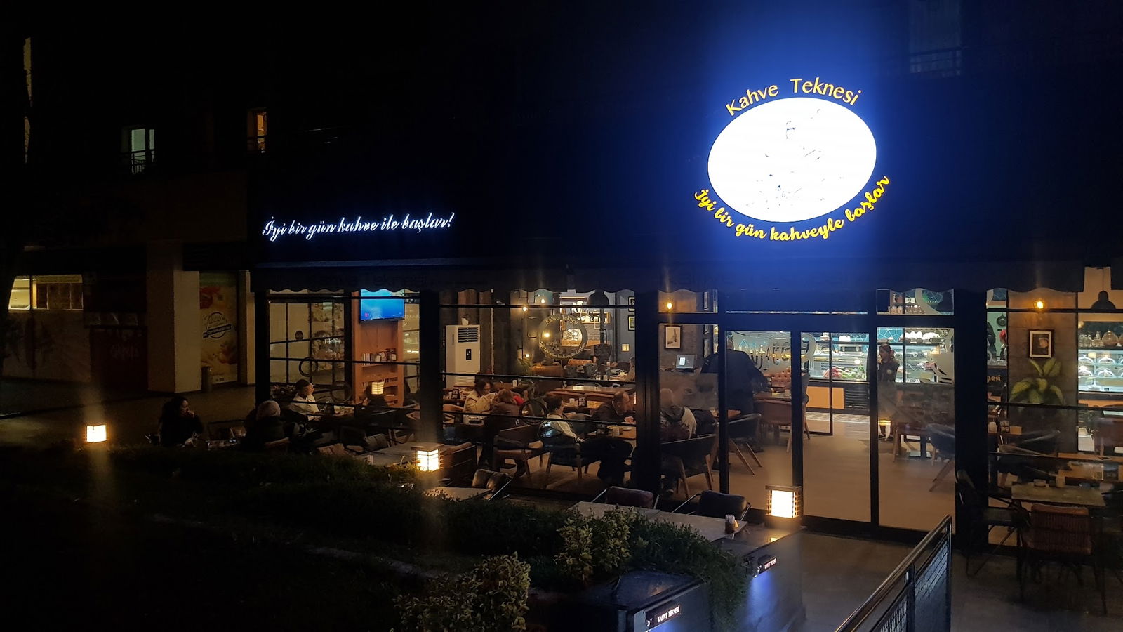 Kahve Teknesi Cafe Restaurant Beylikdüzü