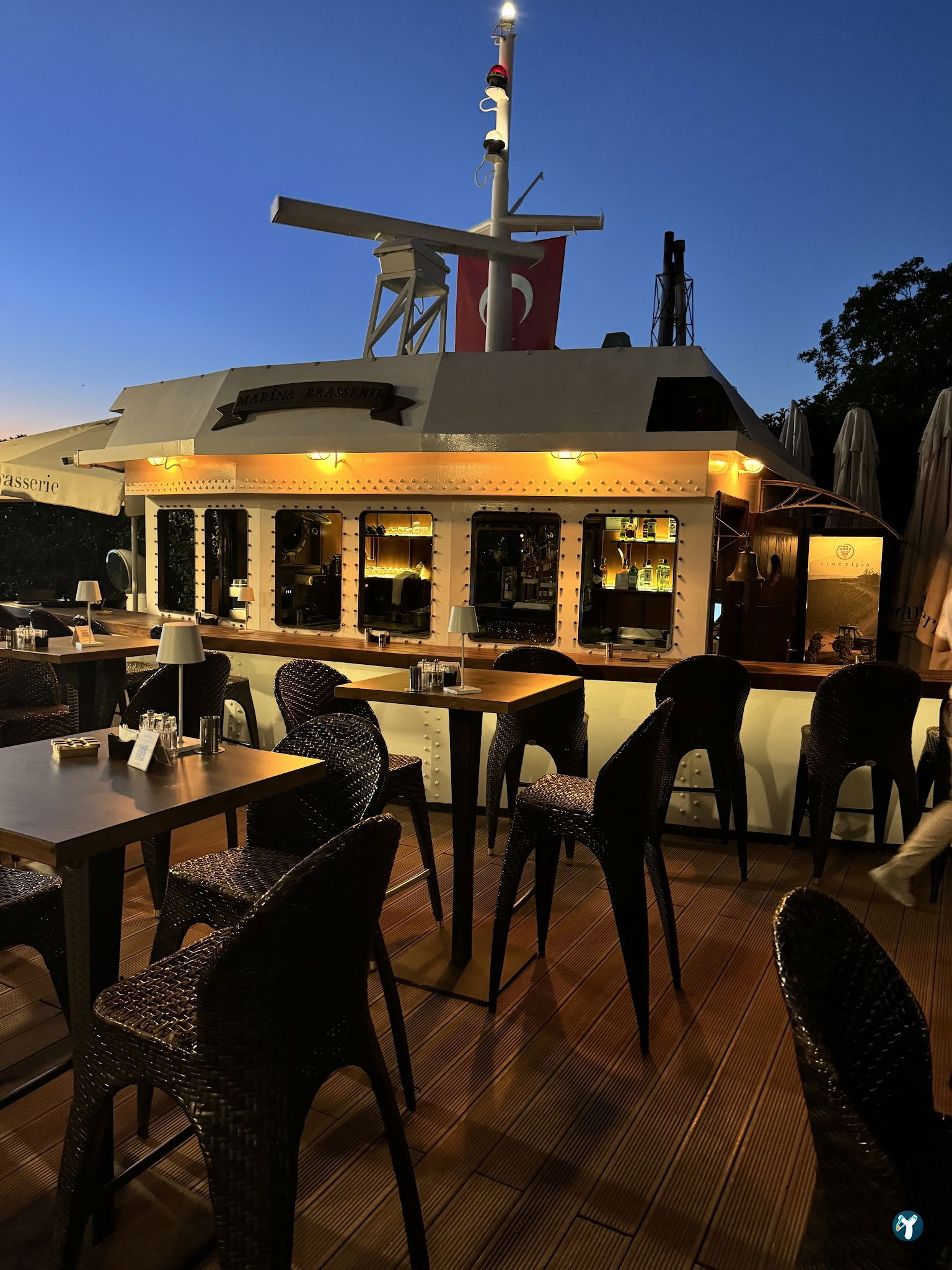 Divan Brasserie Kalamış
