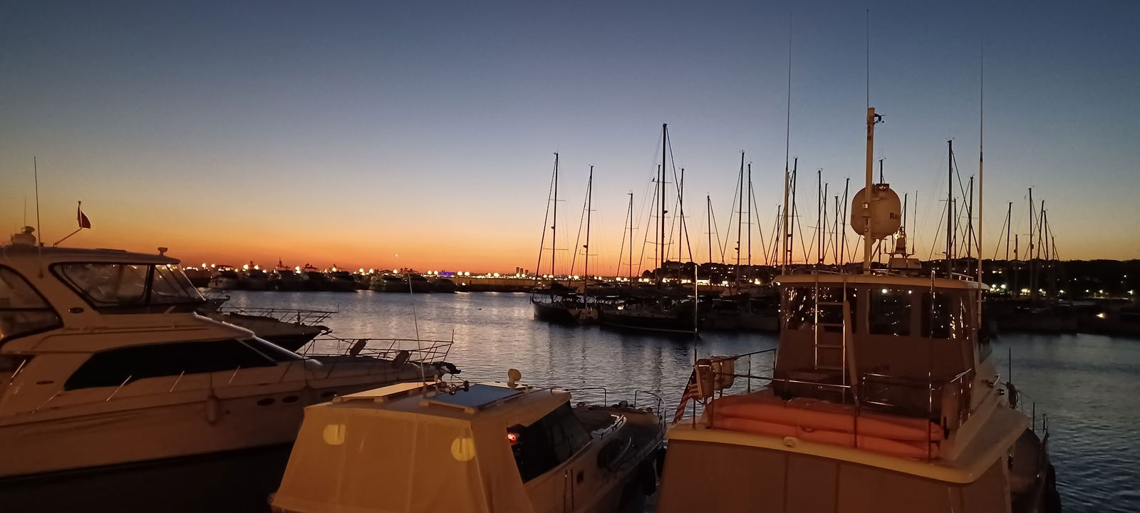 Divan Brasserie Kalamış