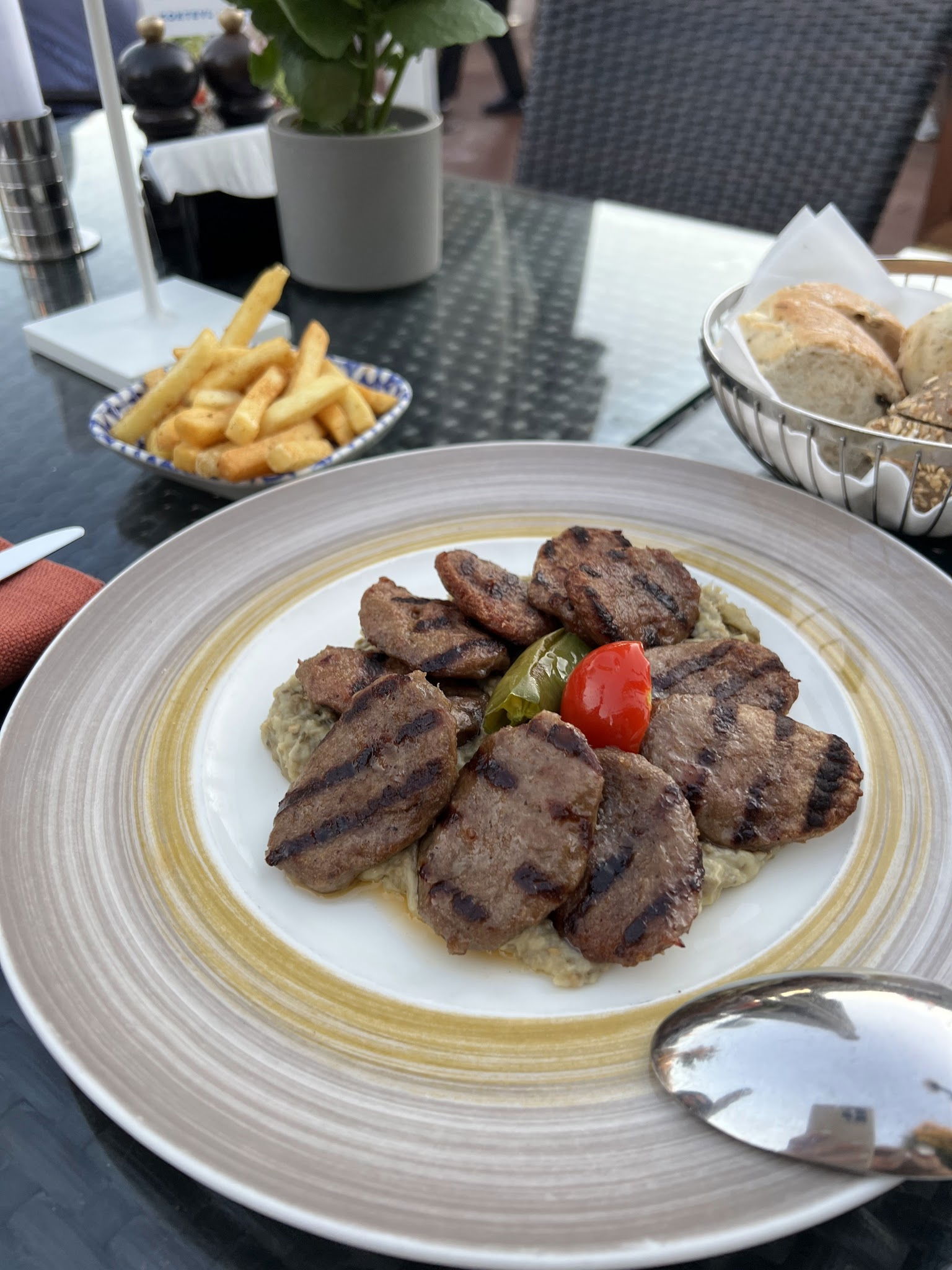 Divan Brasserie Kalamış