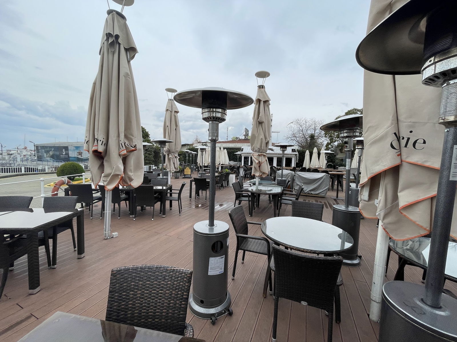 Divan Brasserie Kalamış