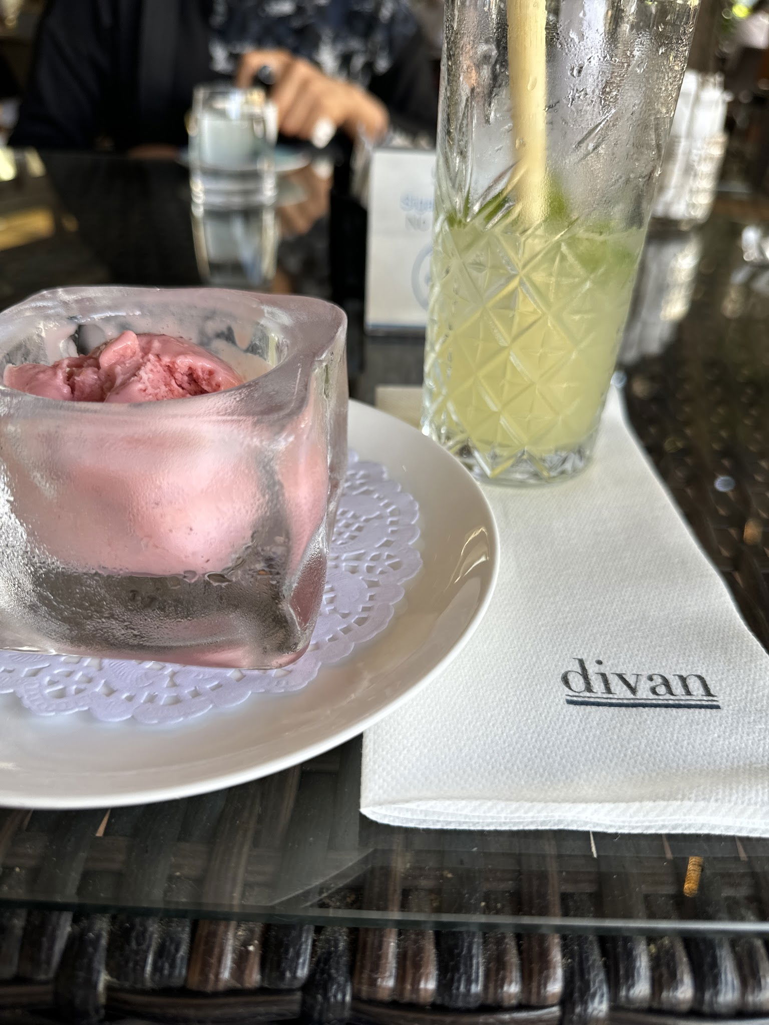 Divan Brasserie Kalamış