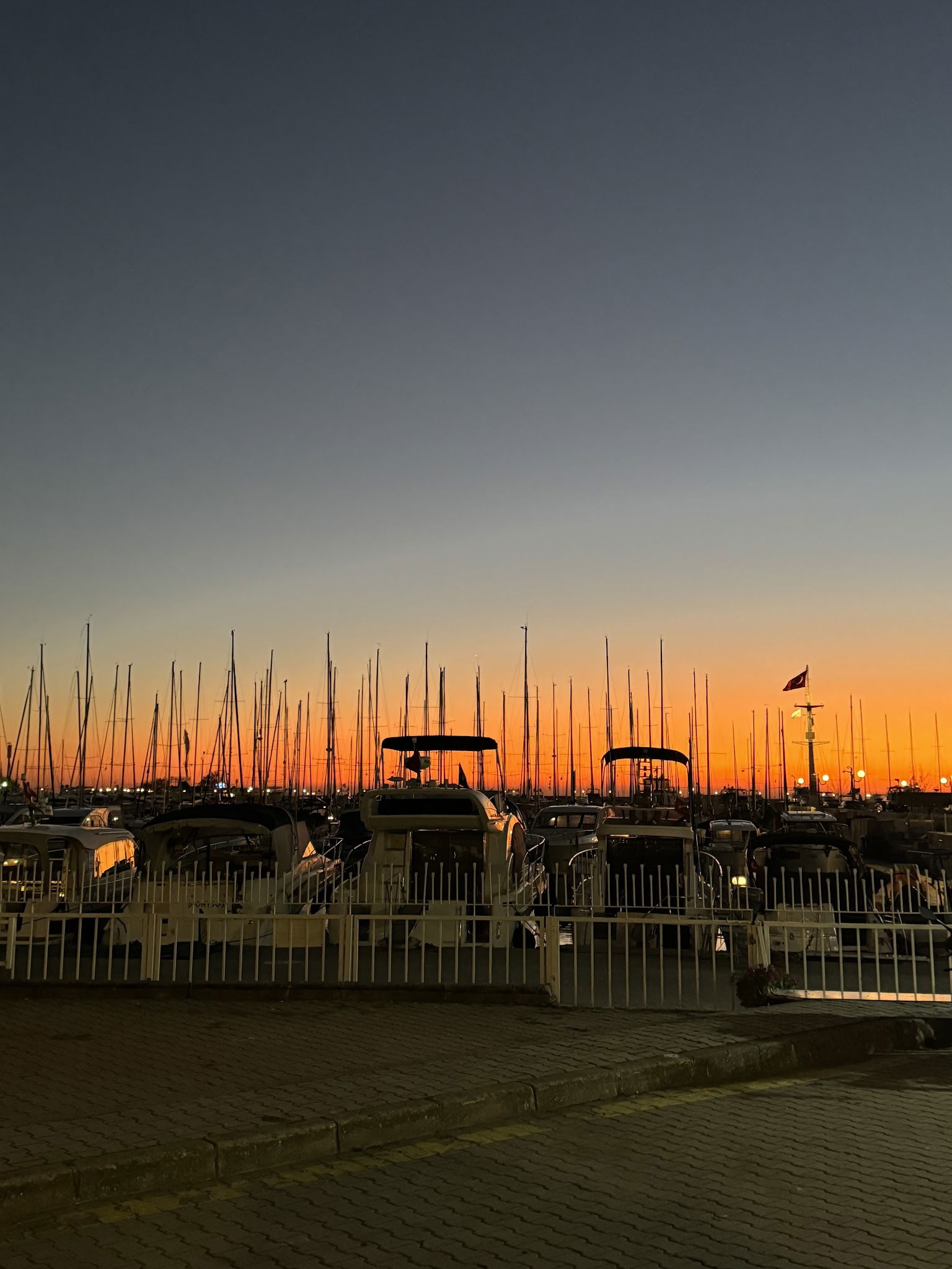 Divan Brasserie Kalamış