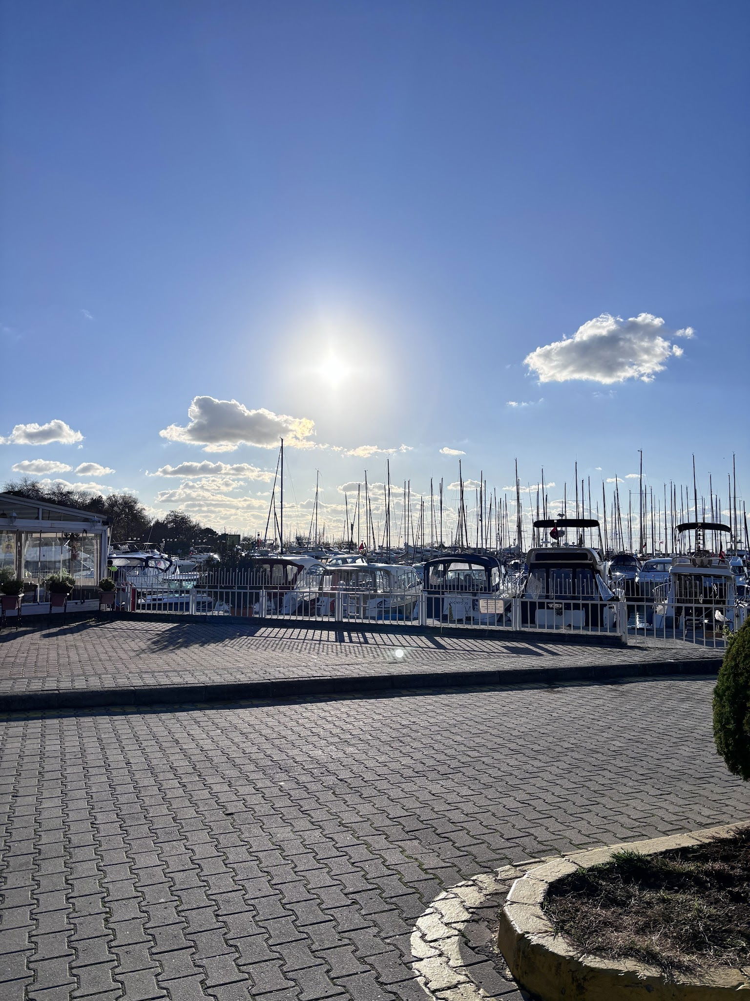 Divan Brasserie Kalamış