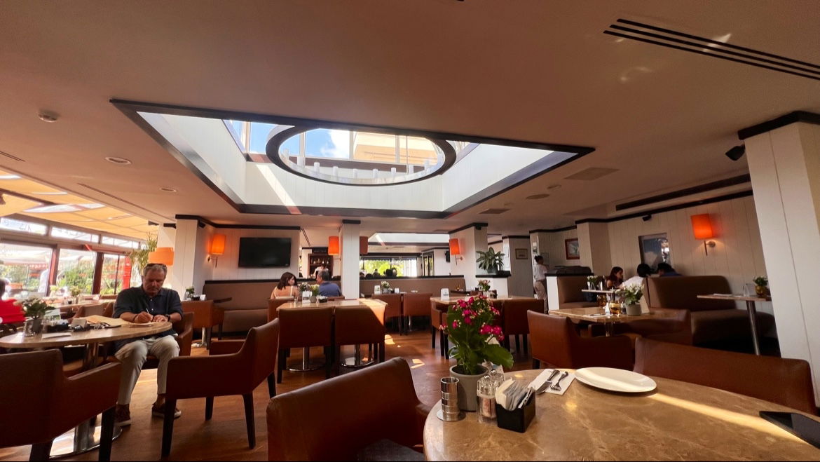 Divan Brasserie Kalamış