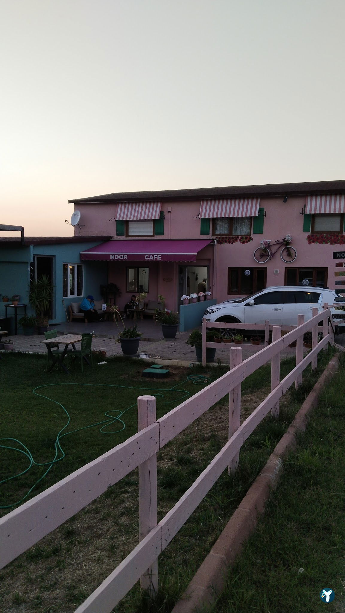 Noor Cafe