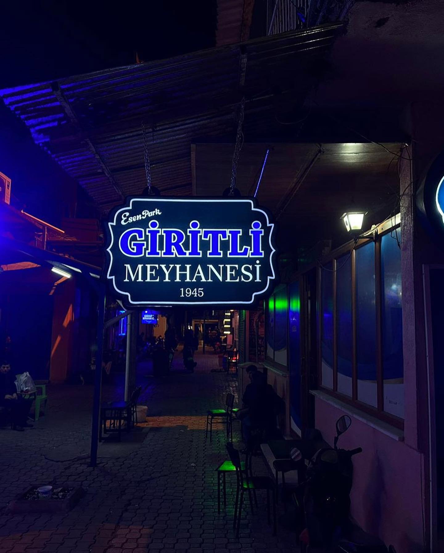 EFSANE GİRİTLİM MEYHANESİ