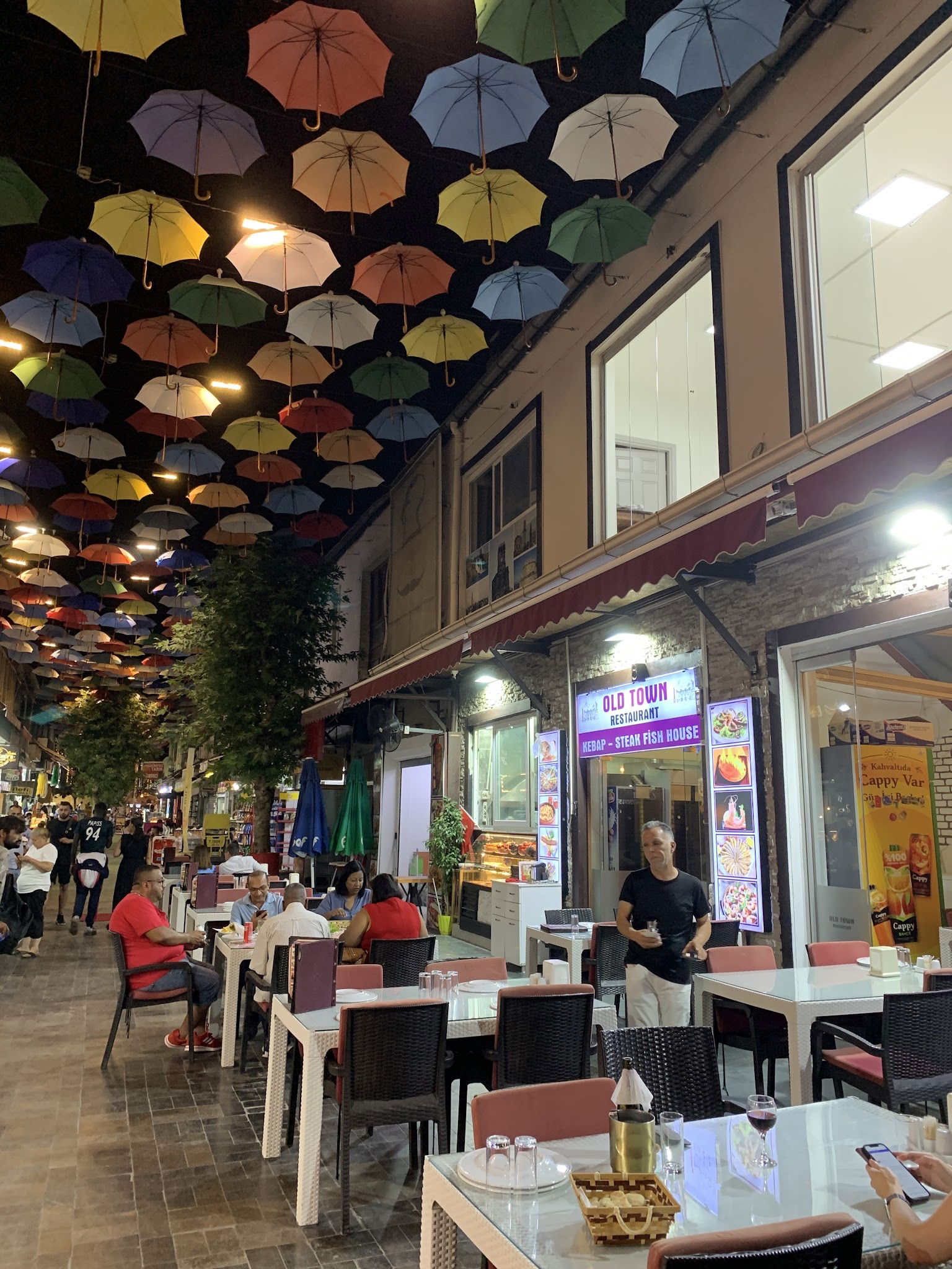 Kalei̇çi̇ Şampi̇yon Restaurant