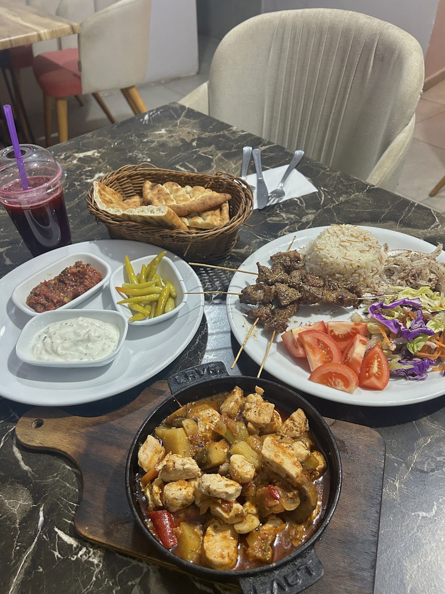 Kalei̇çi̇ Şampi̇yon Restaurant