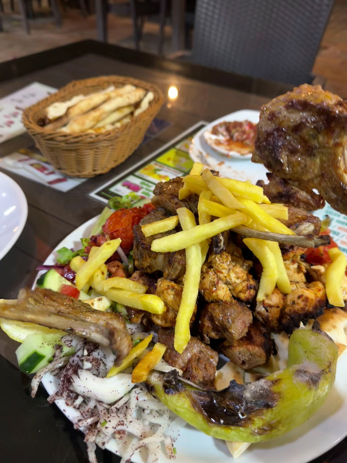 Kalei̇çi̇ Şampi̇yon Restaurant