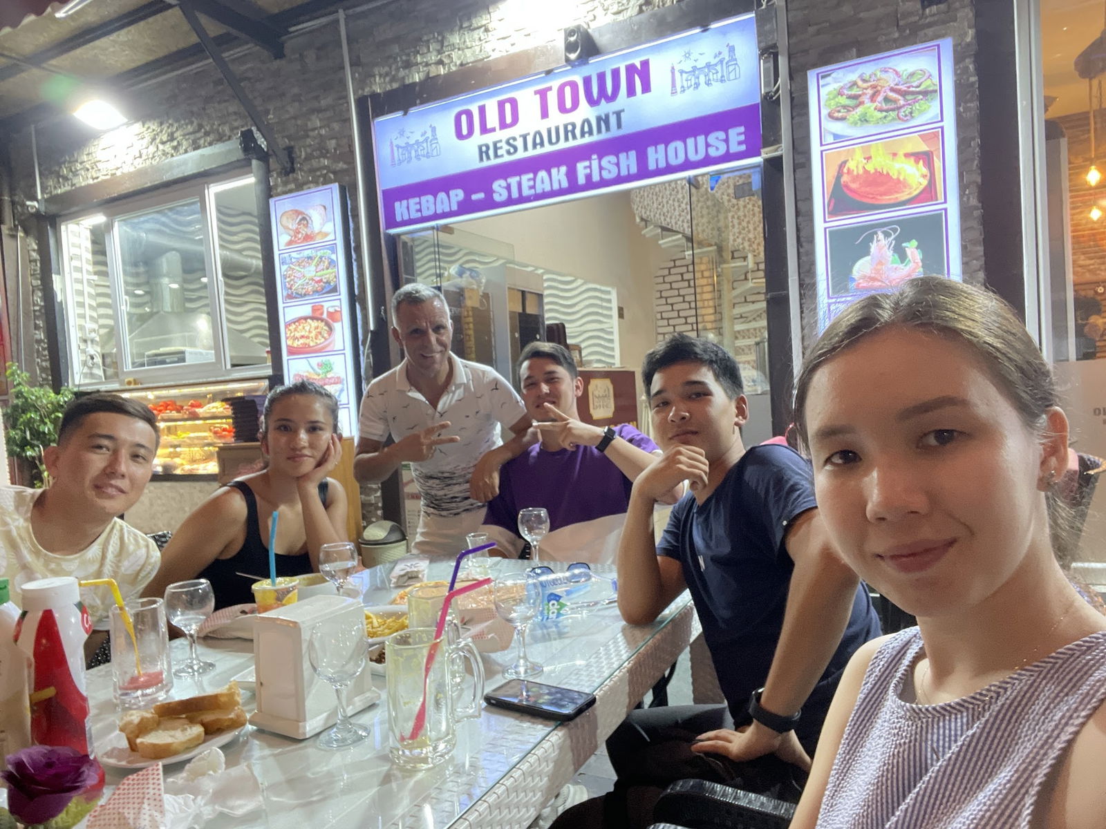 Kalei̇çi̇ Şampi̇yon Restaurant