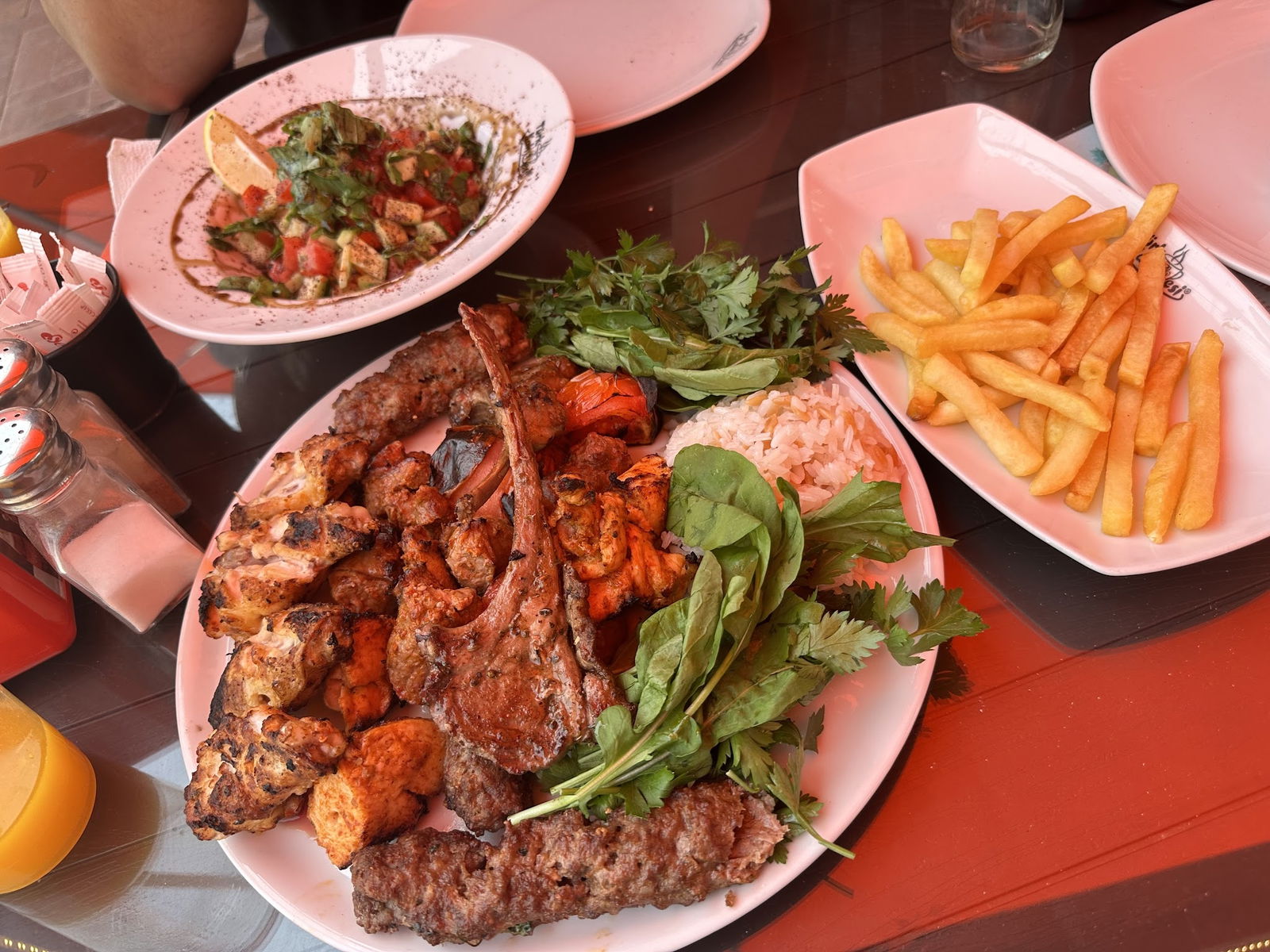 Kalei̇çi̇ Şampi̇yon Restaurant