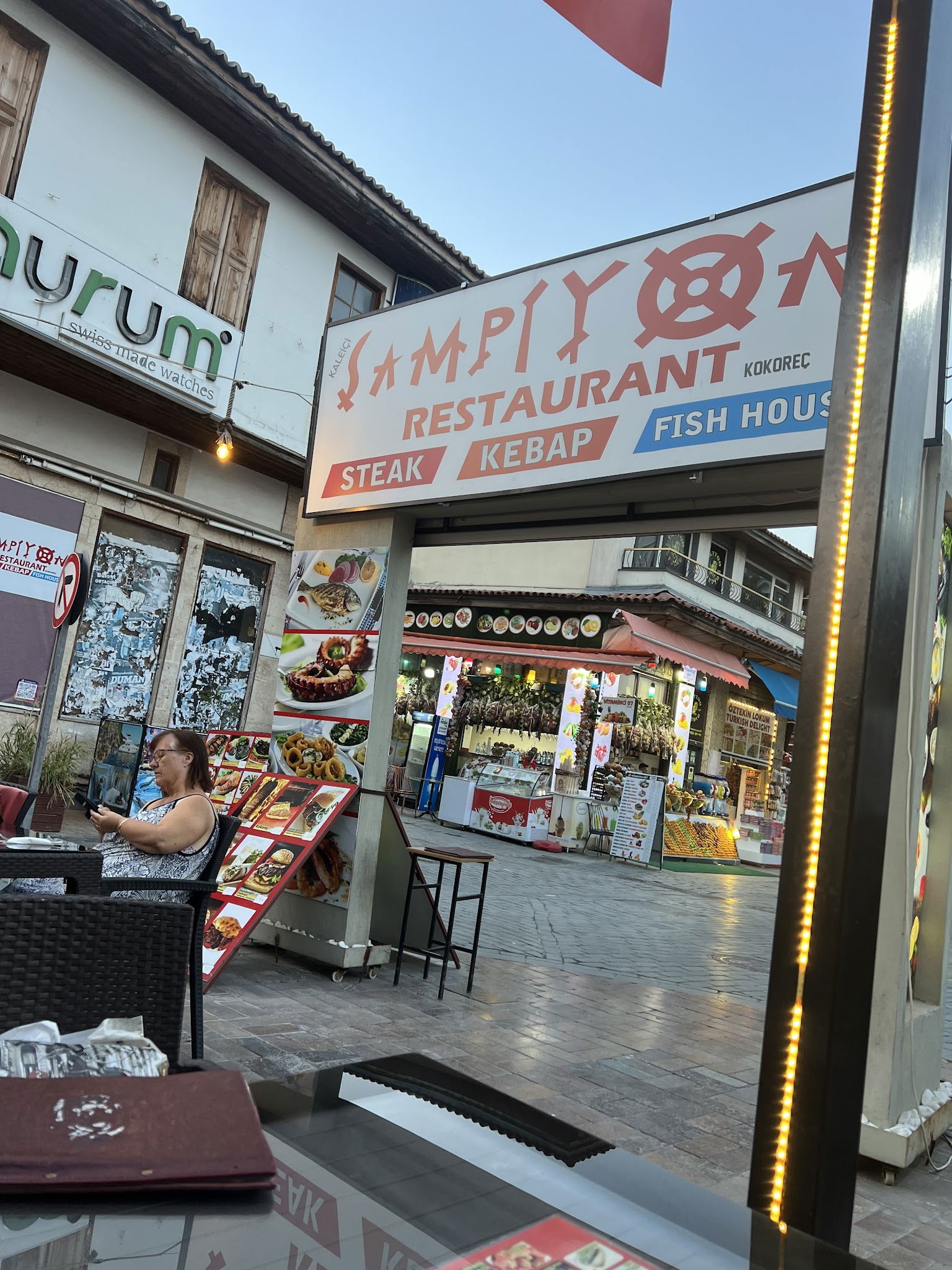 Kalei̇çi̇ Şampi̇yon Restaurant