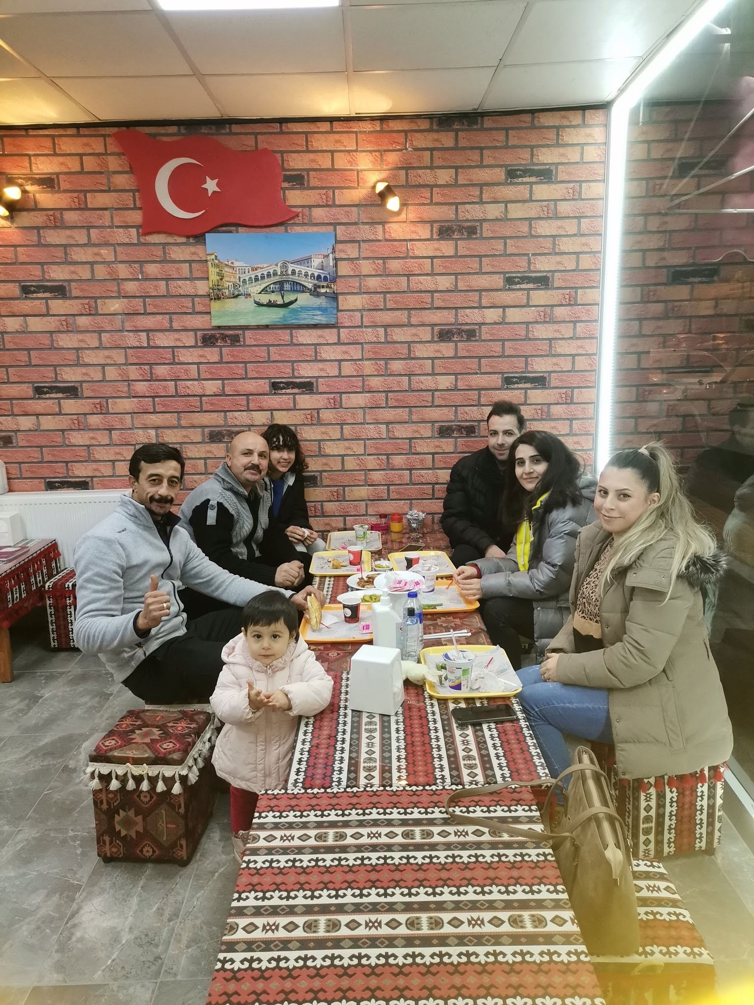 Ki̇rvem Köfte Kokoreç Mi̇dye