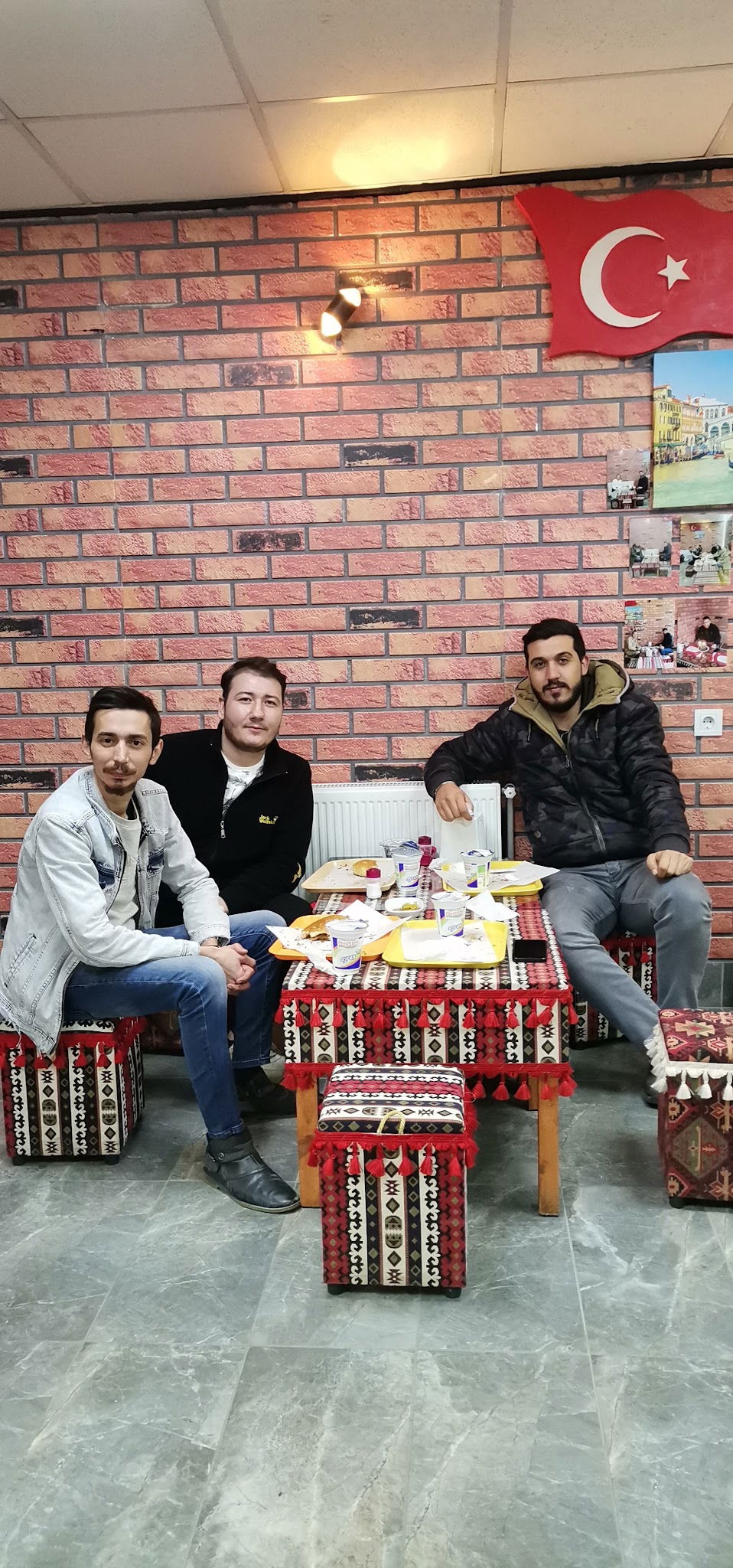 Ki̇rvem Köfte Kokoreç Mi̇dye