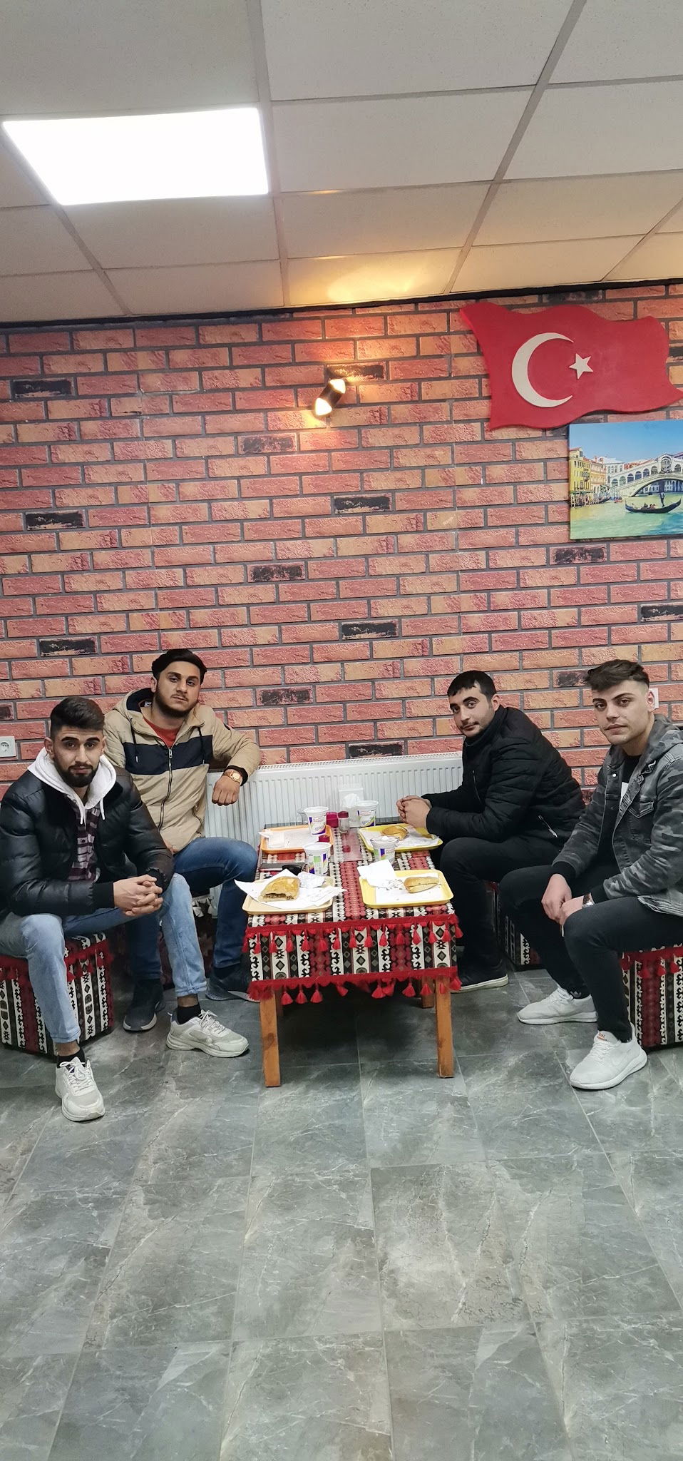 Ki̇rvem Köfte Kokoreç Mi̇dye