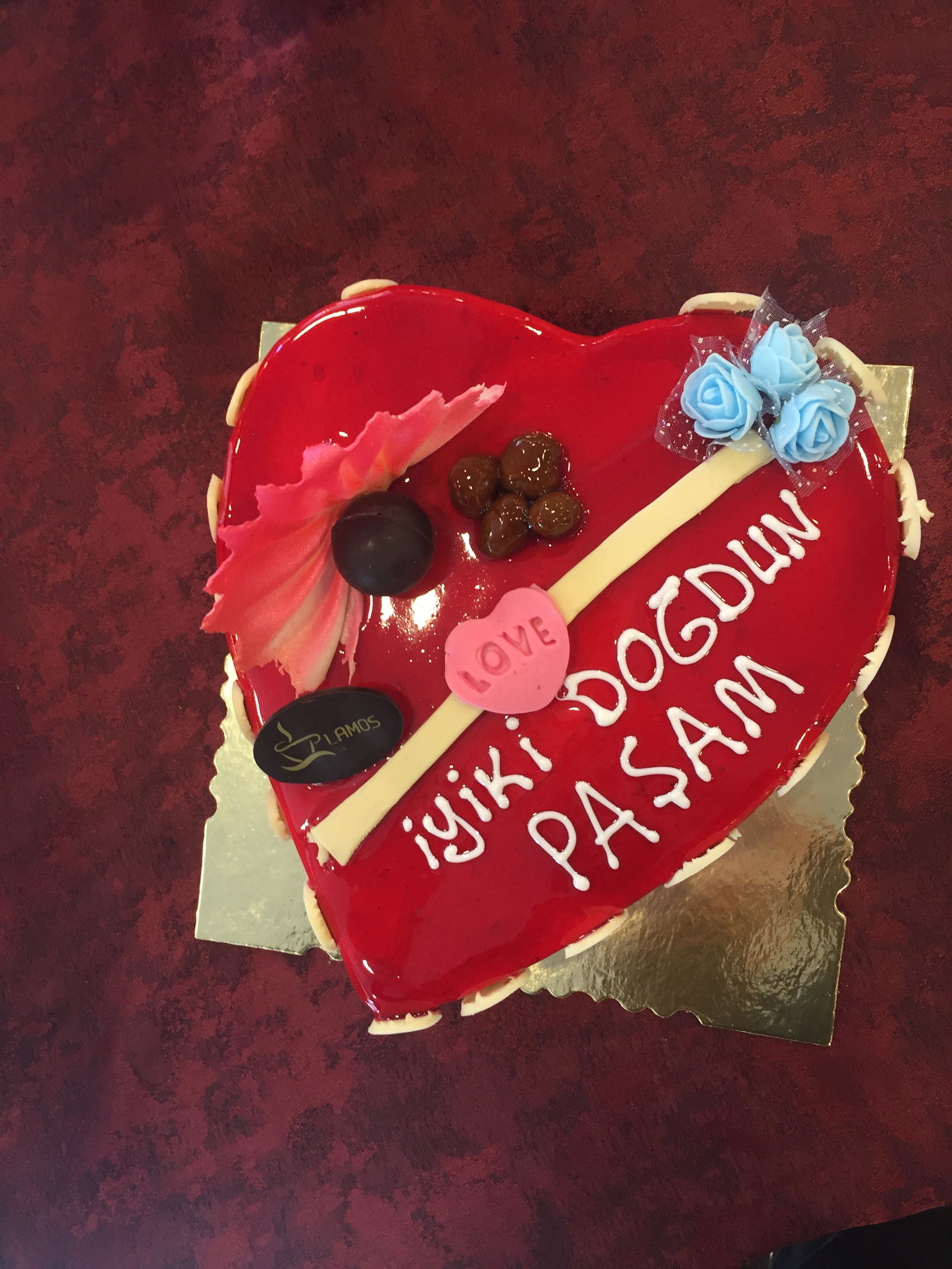 Lamos Cafe & Restaurant