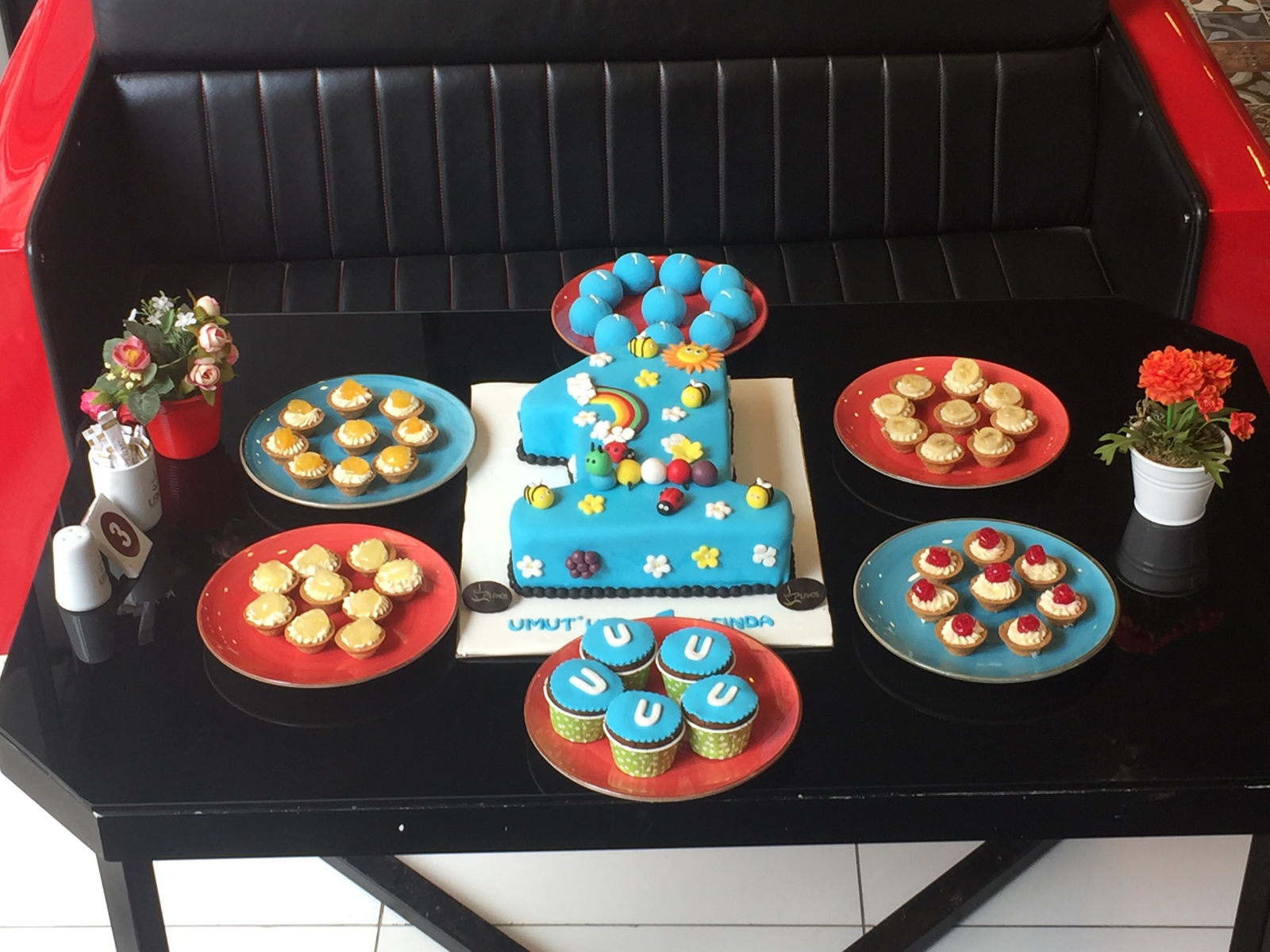 Lamos Cafe & Restaurant