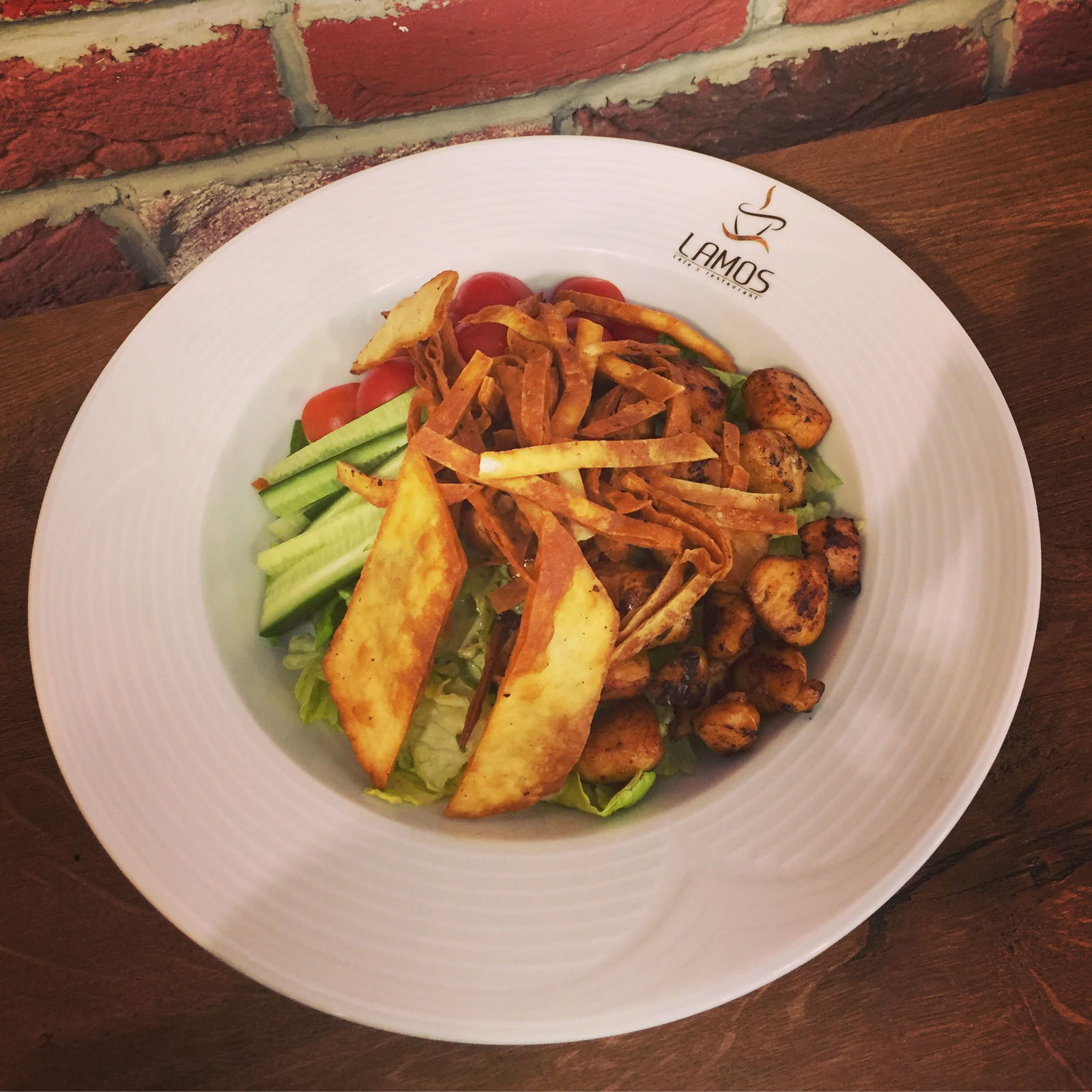 Lamos Cafe & Restaurant