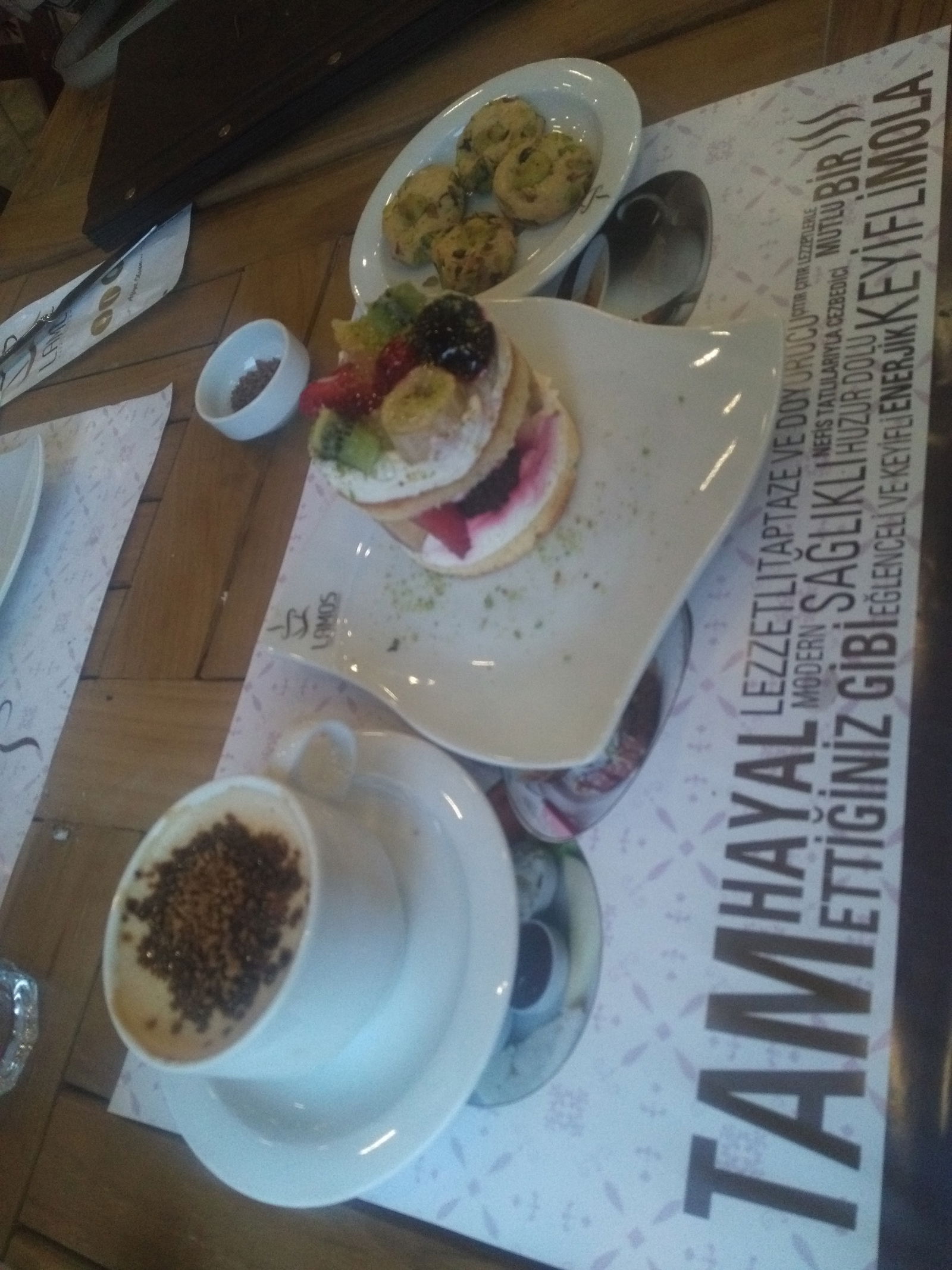 Lamos Cafe & Restaurant