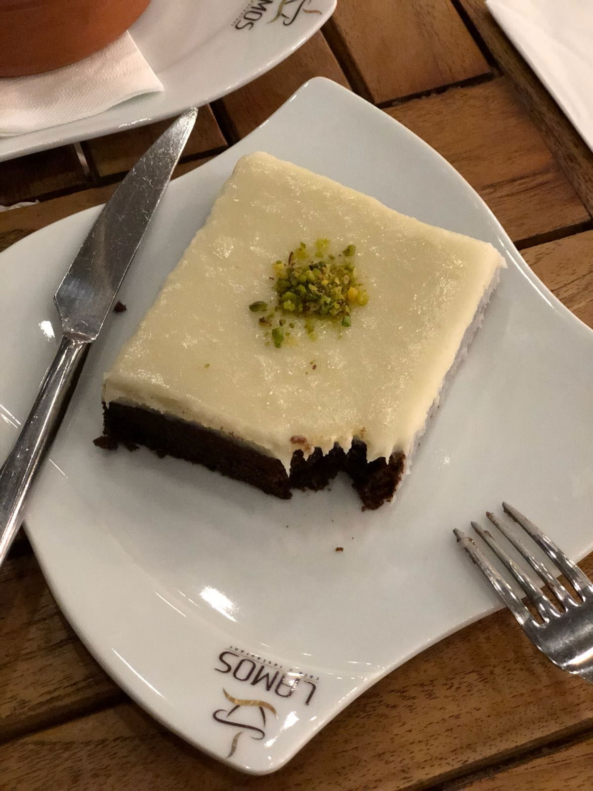 Lamos Cafe & Restaurant