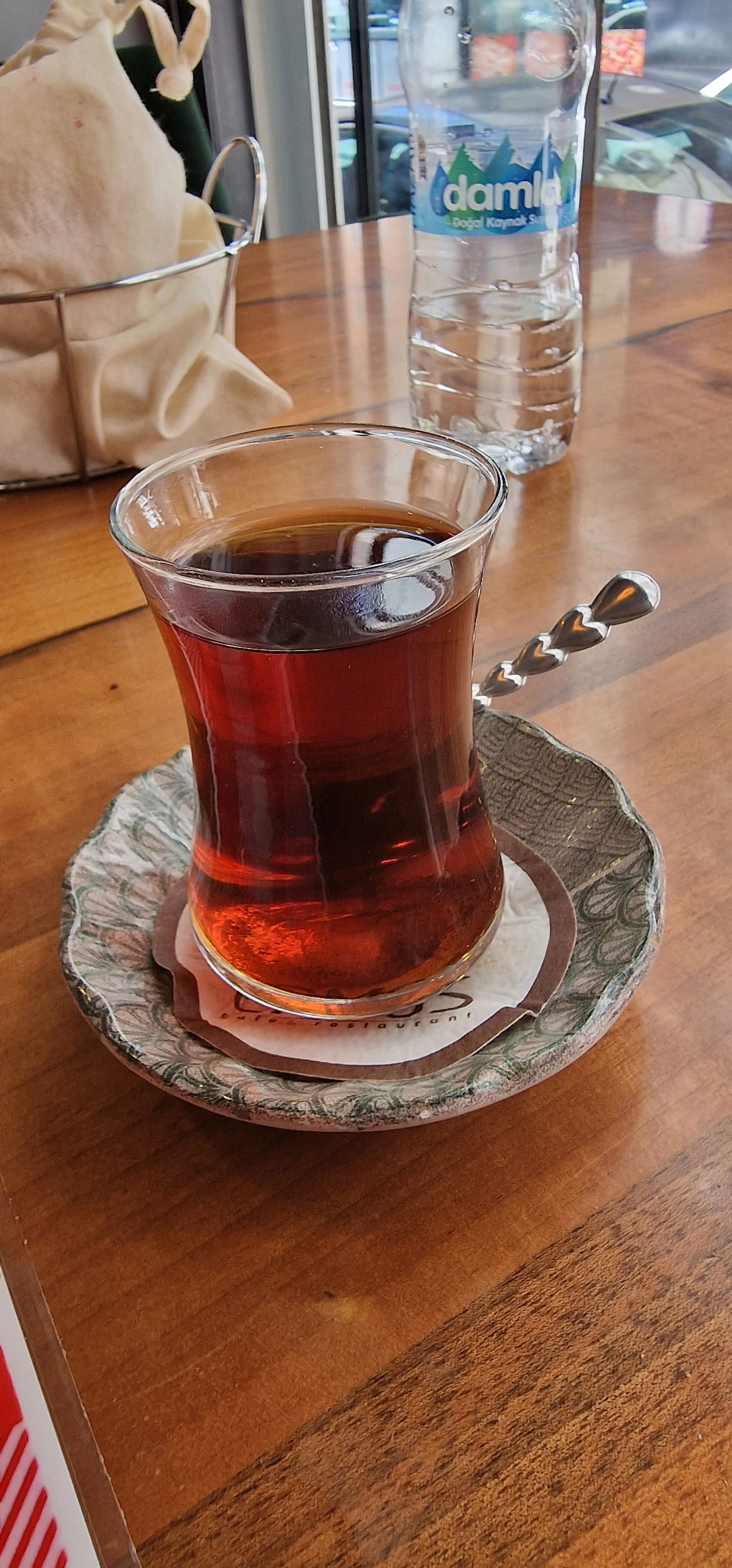 Lamos Cafe & Restaurant