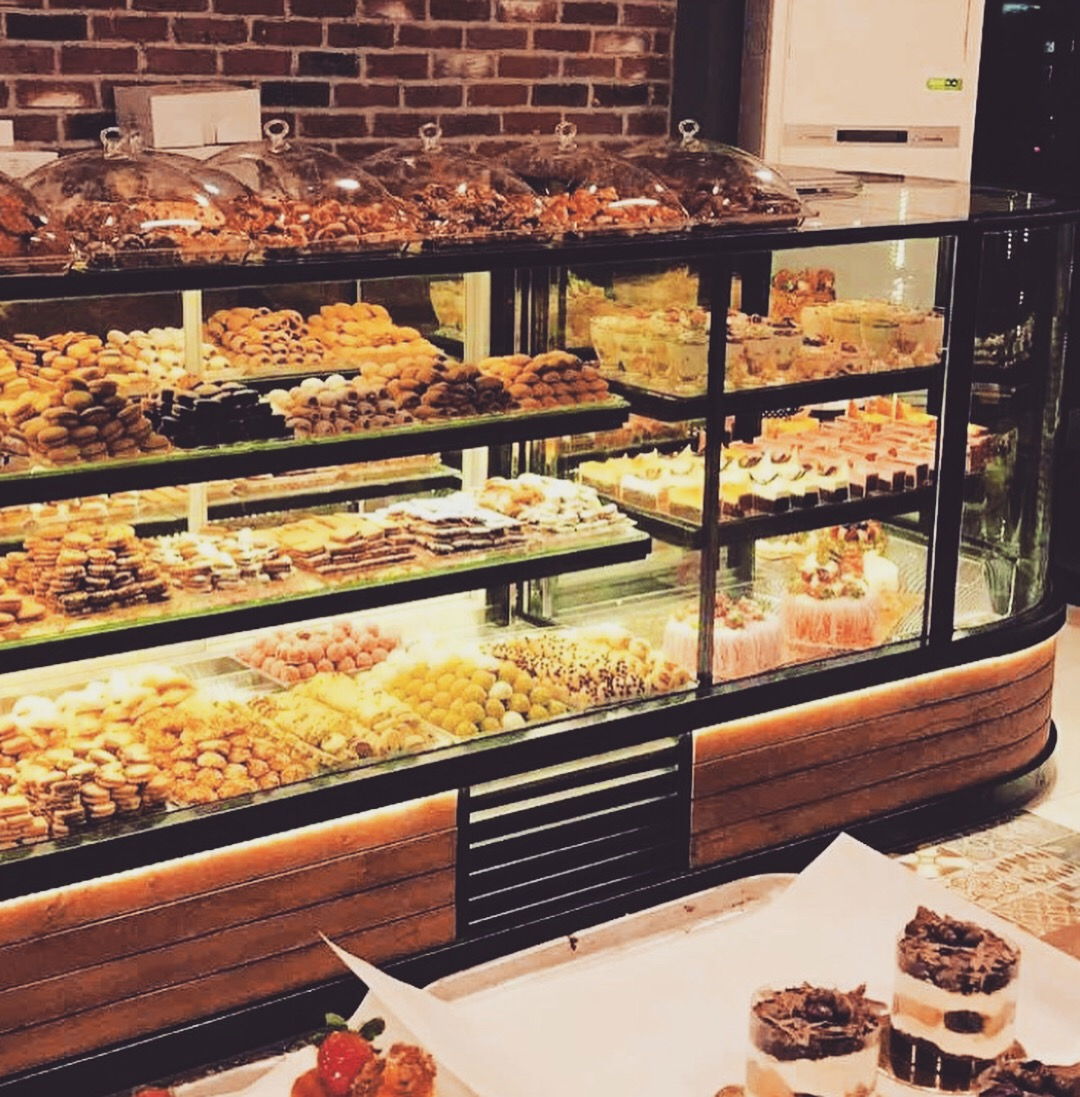 Lamos Cafe & Restaurant