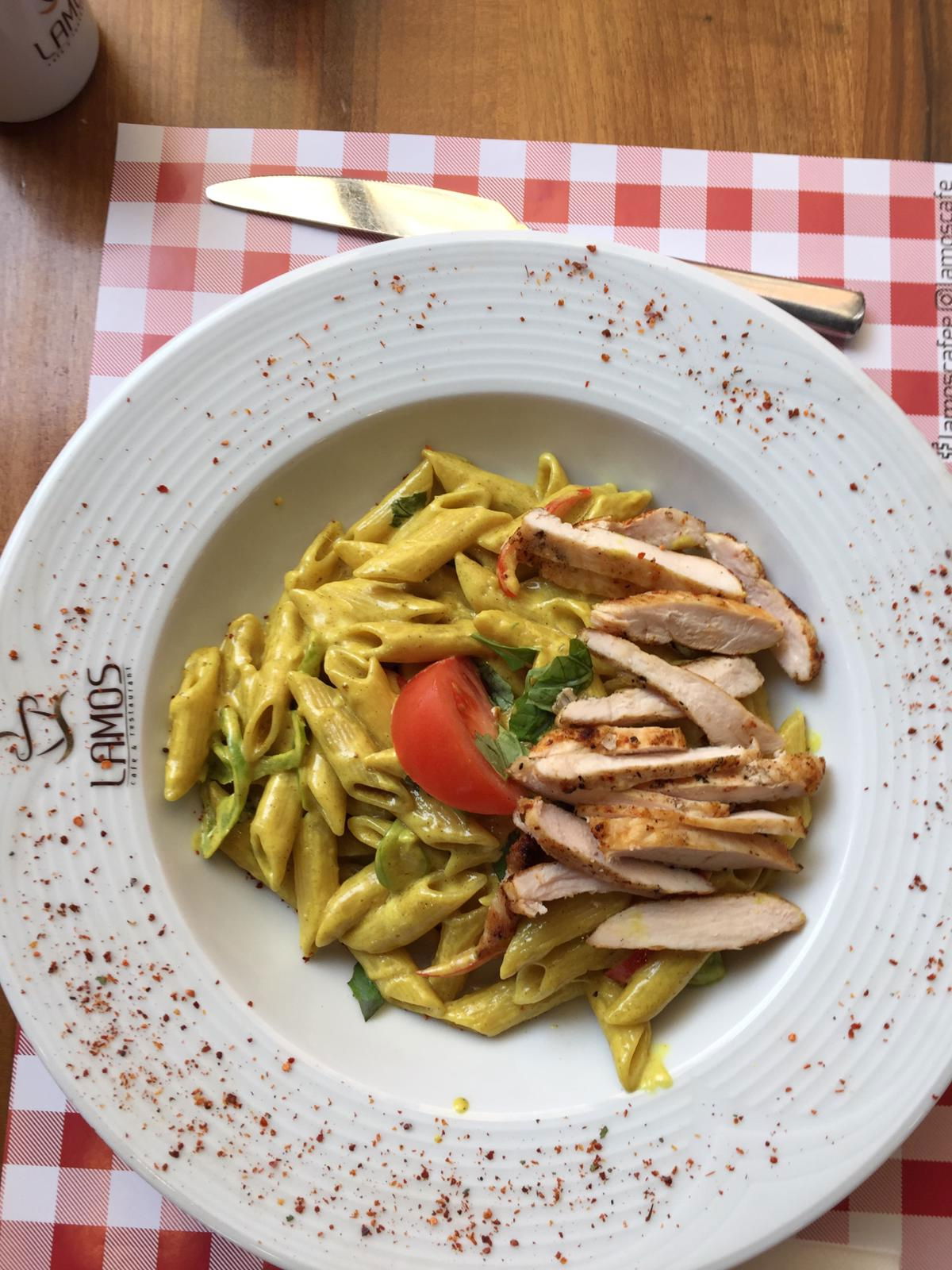 Lamos Cafe & Restaurant