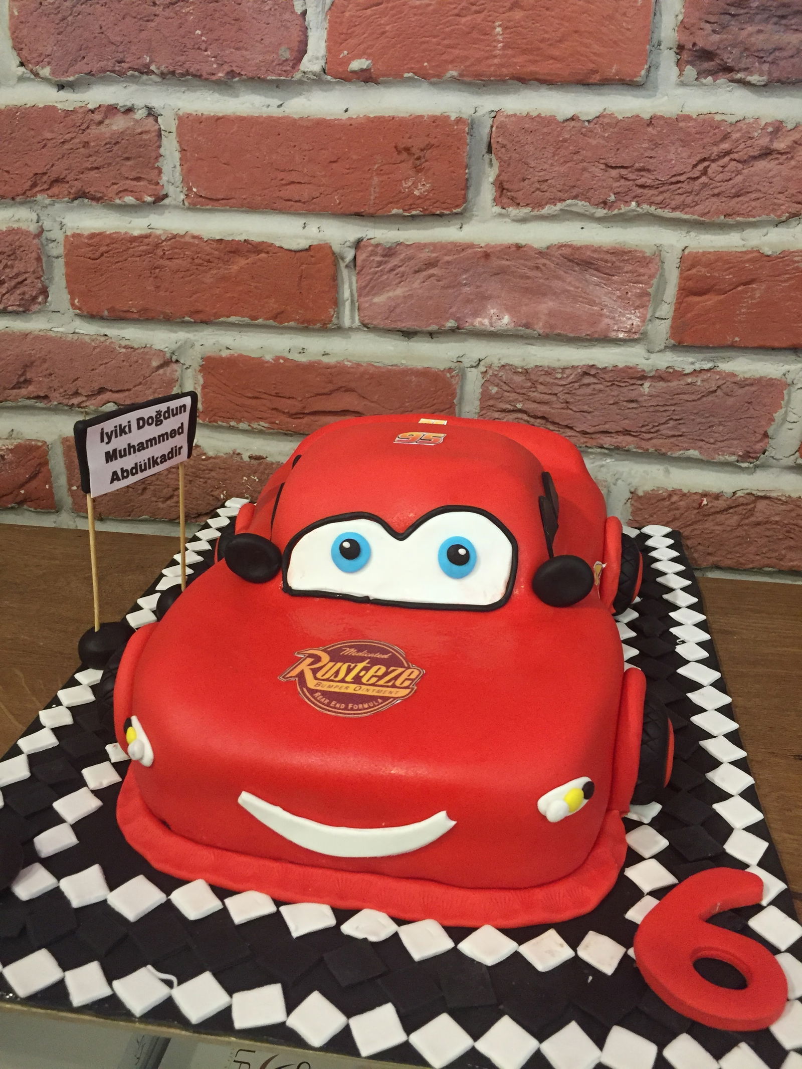 Lamos Cafe & Restaurant