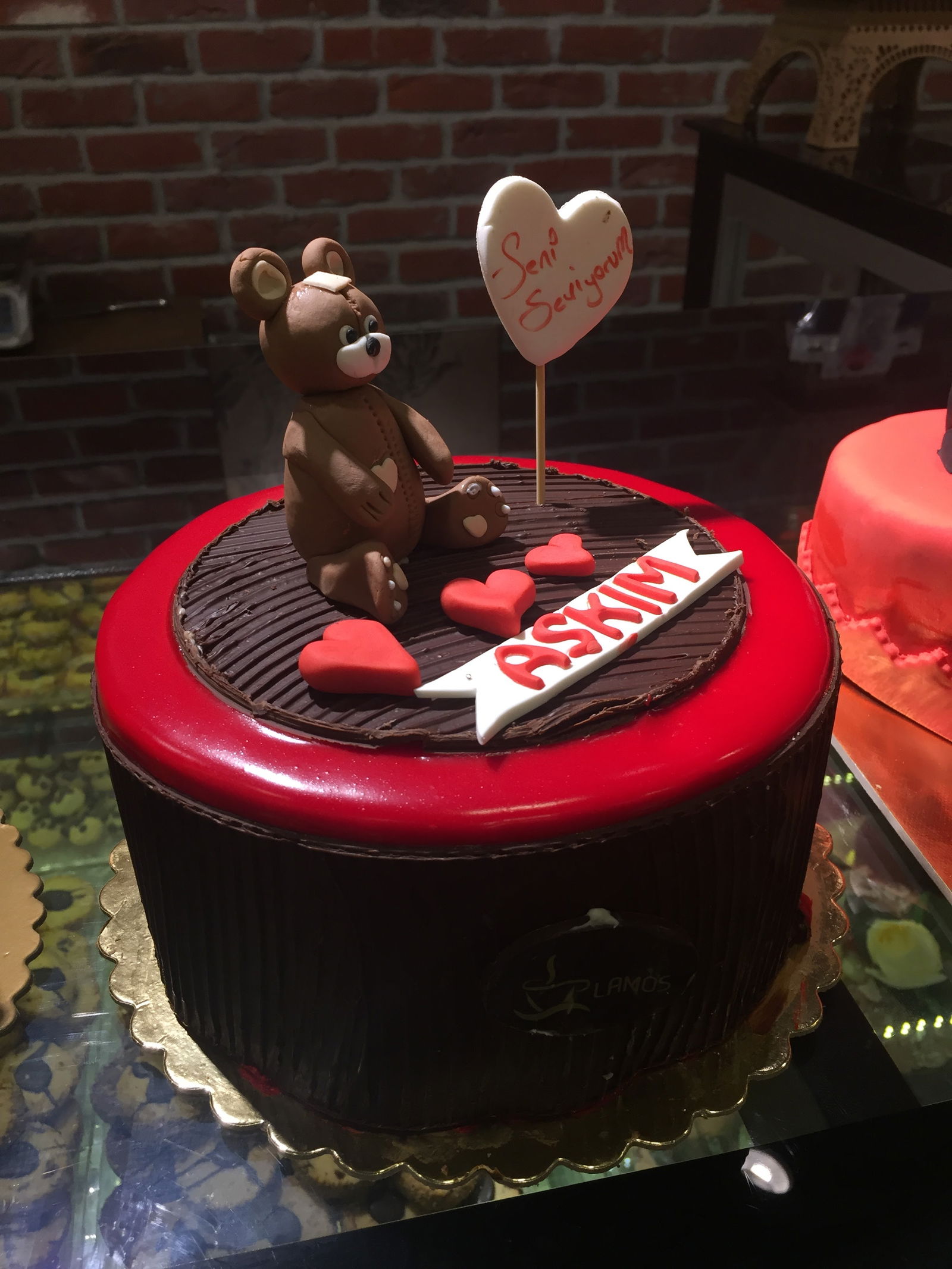 Lamos Cafe & Restaurant