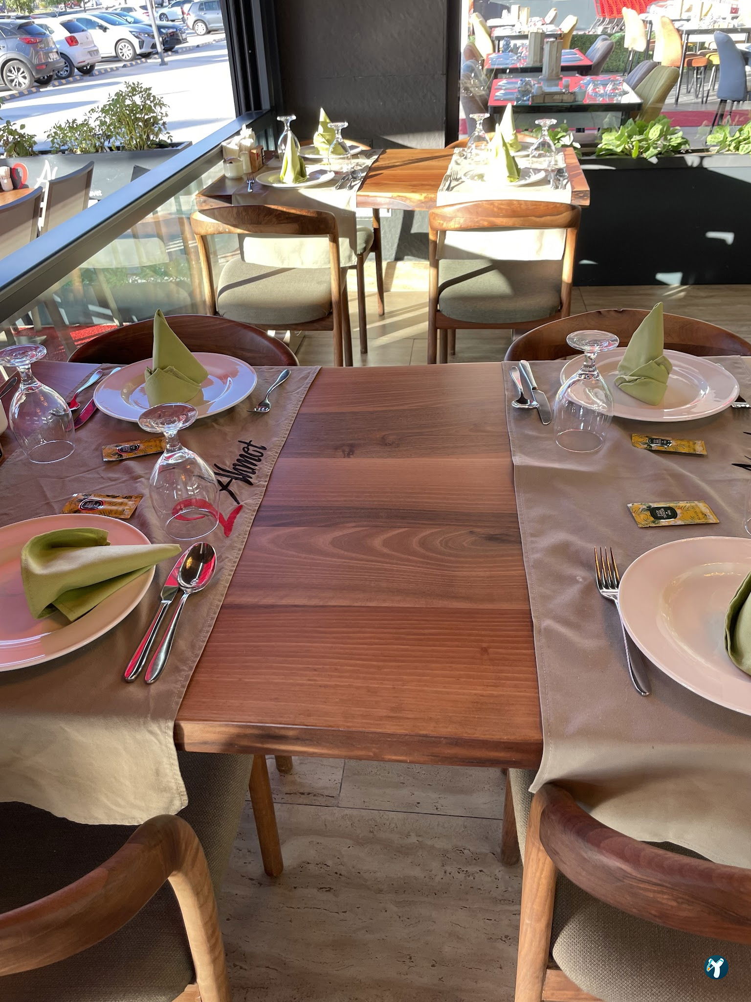 2 Ahmet Restaurant