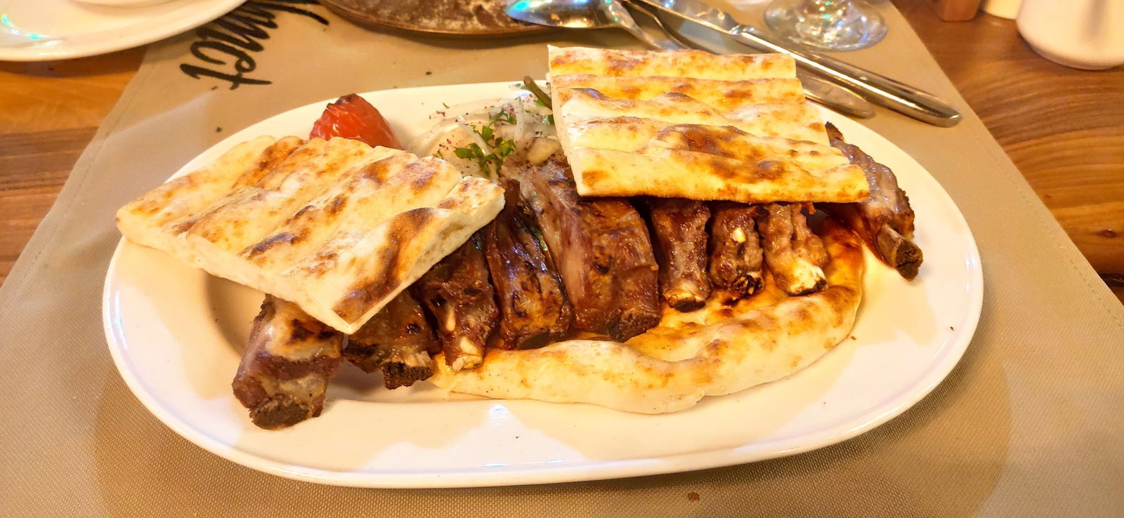 2 Ahmet Restaurant