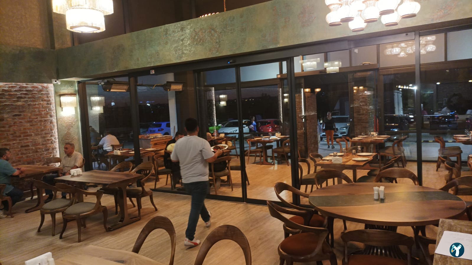 2 Ahmet Restaurant