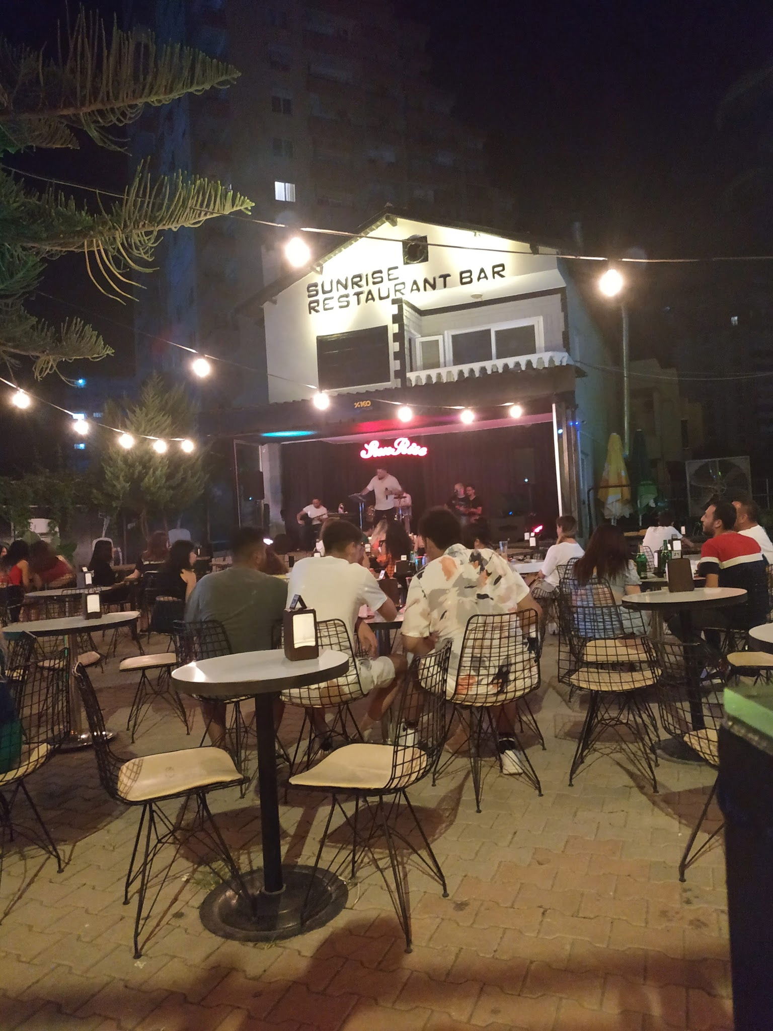 Gi̇li̇ndi̇res Restaurant