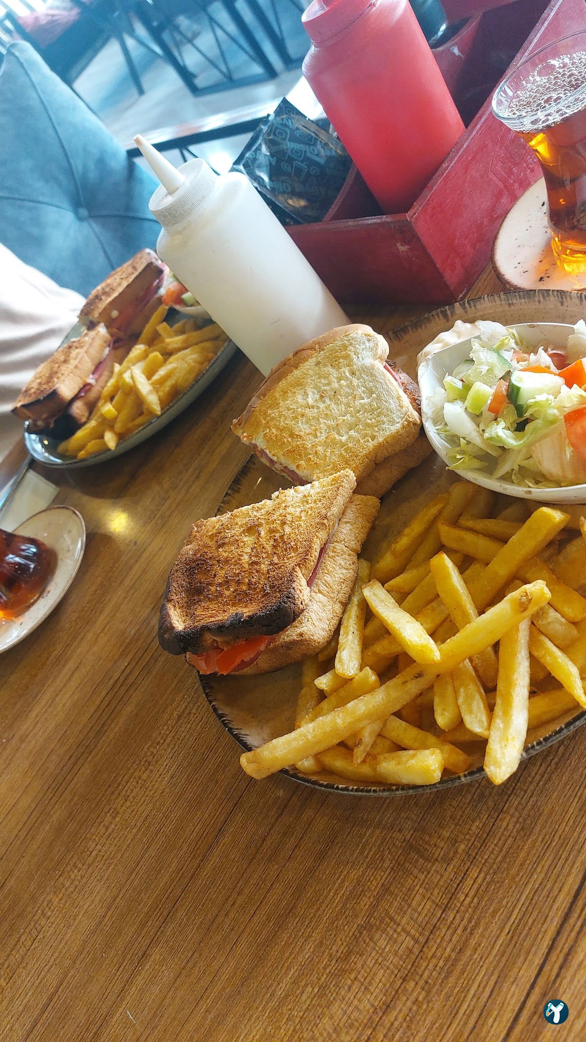 Lavinya Cafe
