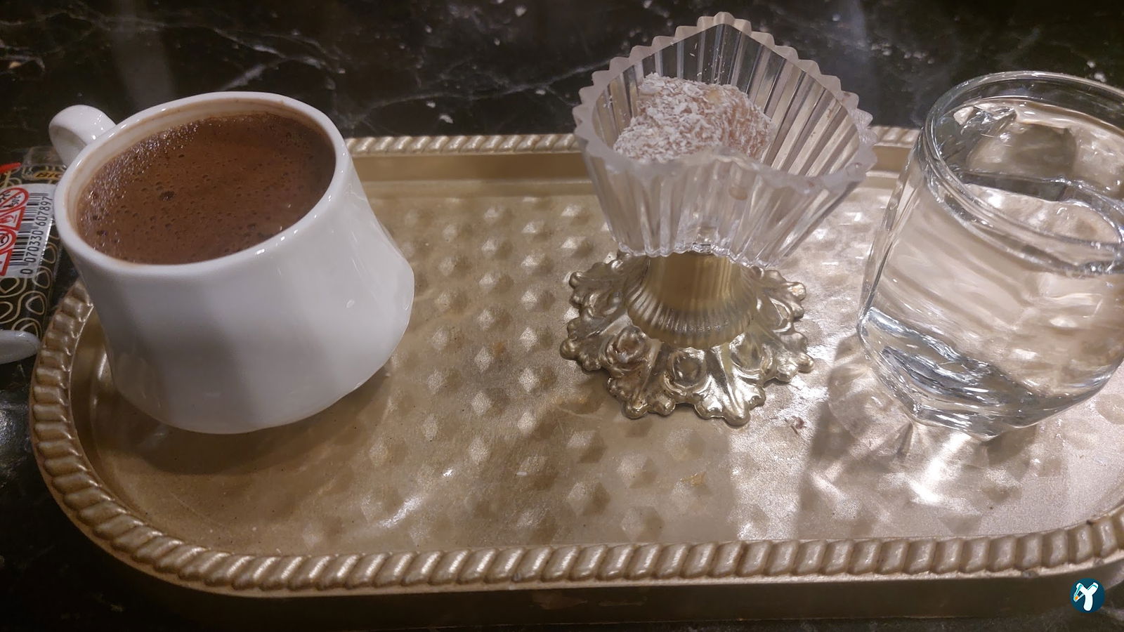 Lavinya Cafe