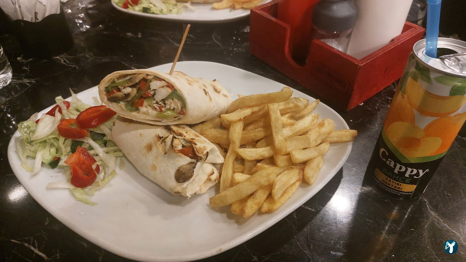 Lavinya Cafe