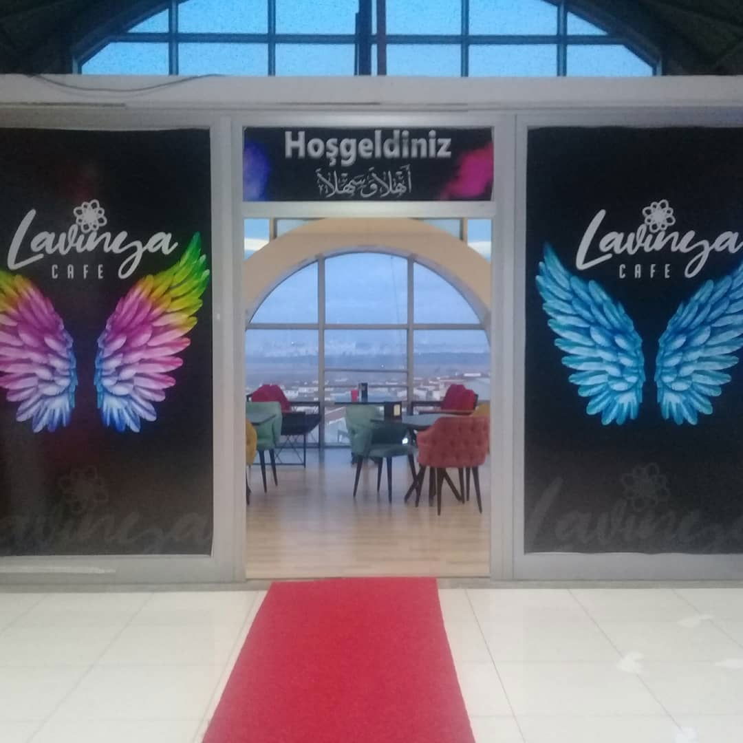 Lavinya Cafe