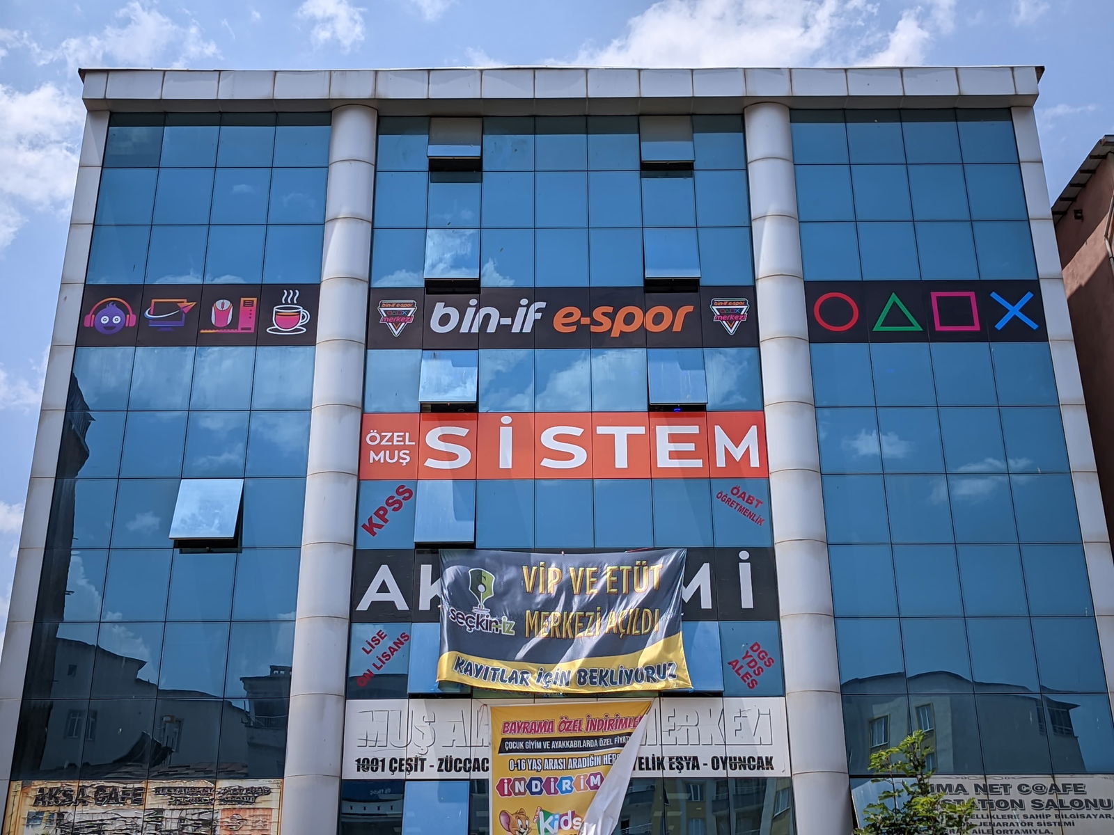 Bin-If E-Spor Merkezi İNternet Cafe Ve Playstatıon Oyun Salonu