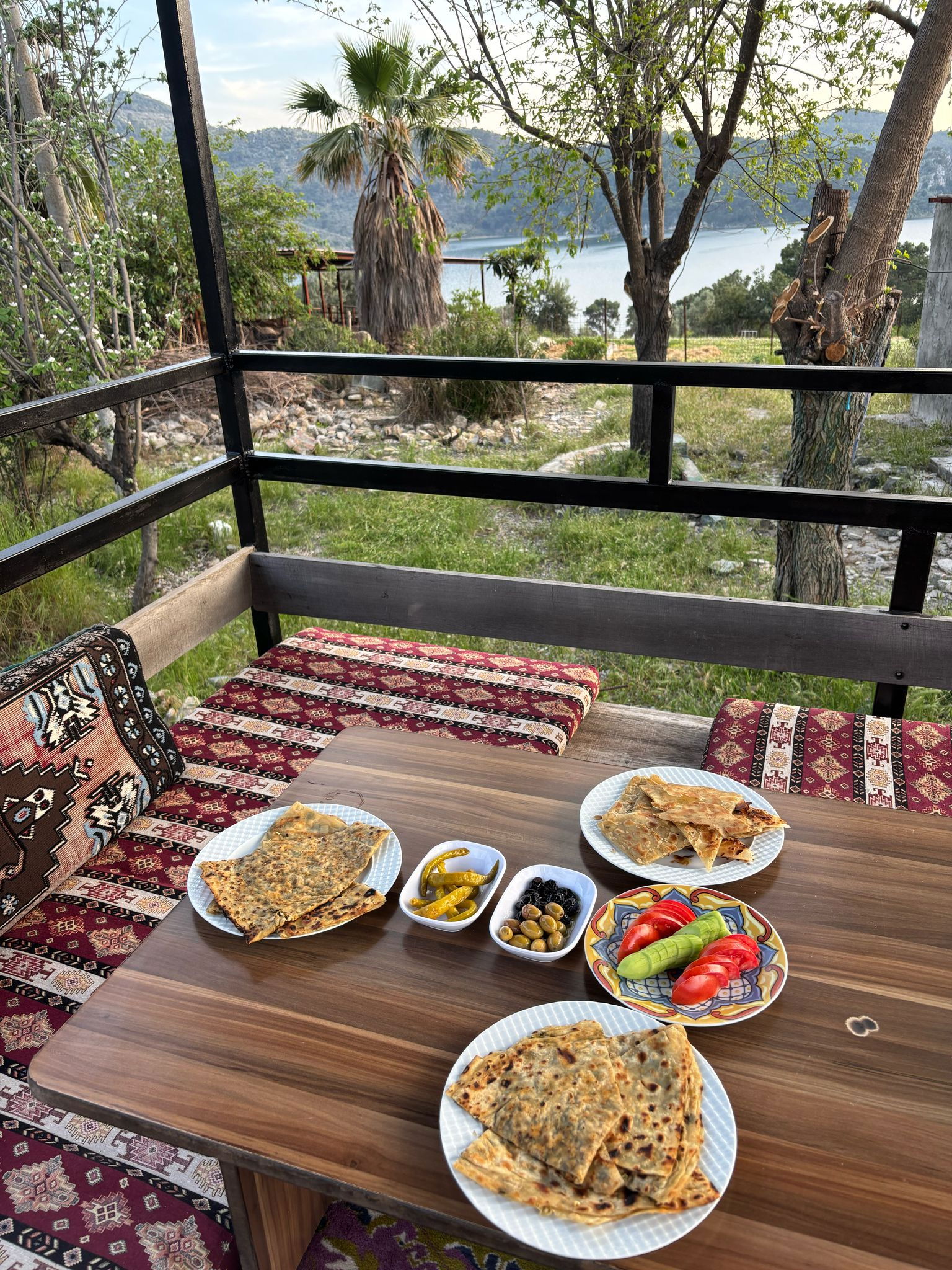 Yörem Gözleme Ve Kahvaltı Bahçesi